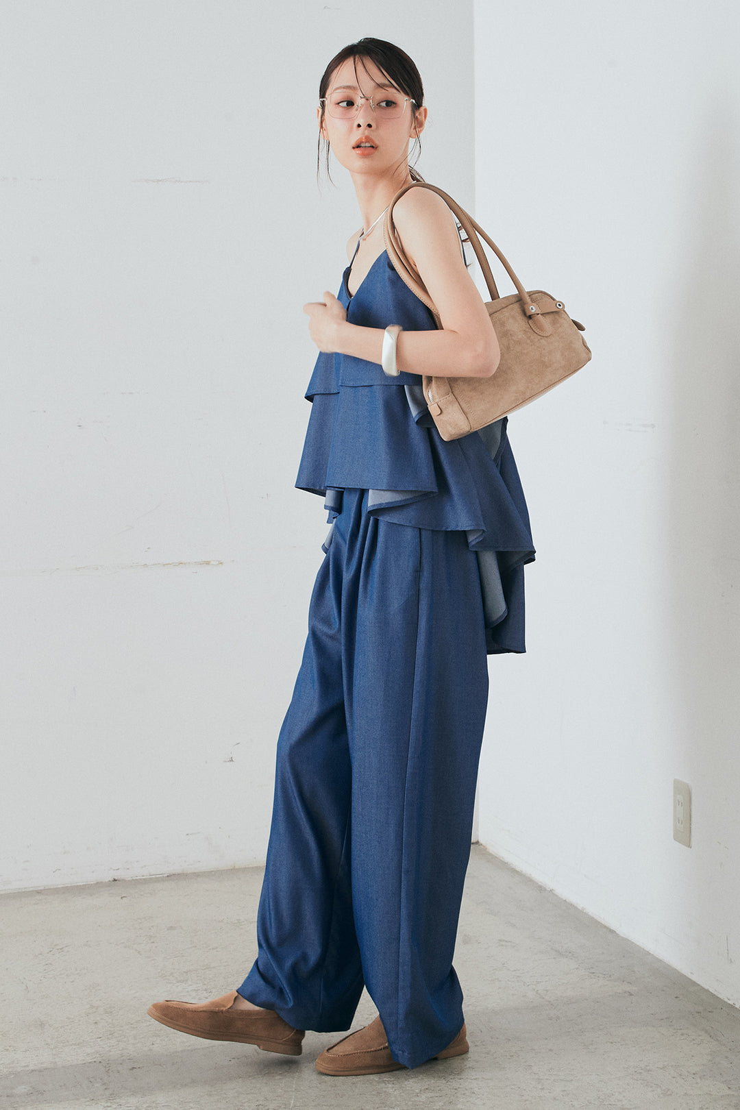 [SET]デニムライクツイルティアードキャミソール+デニムライクツイルタックパンツ(2set)