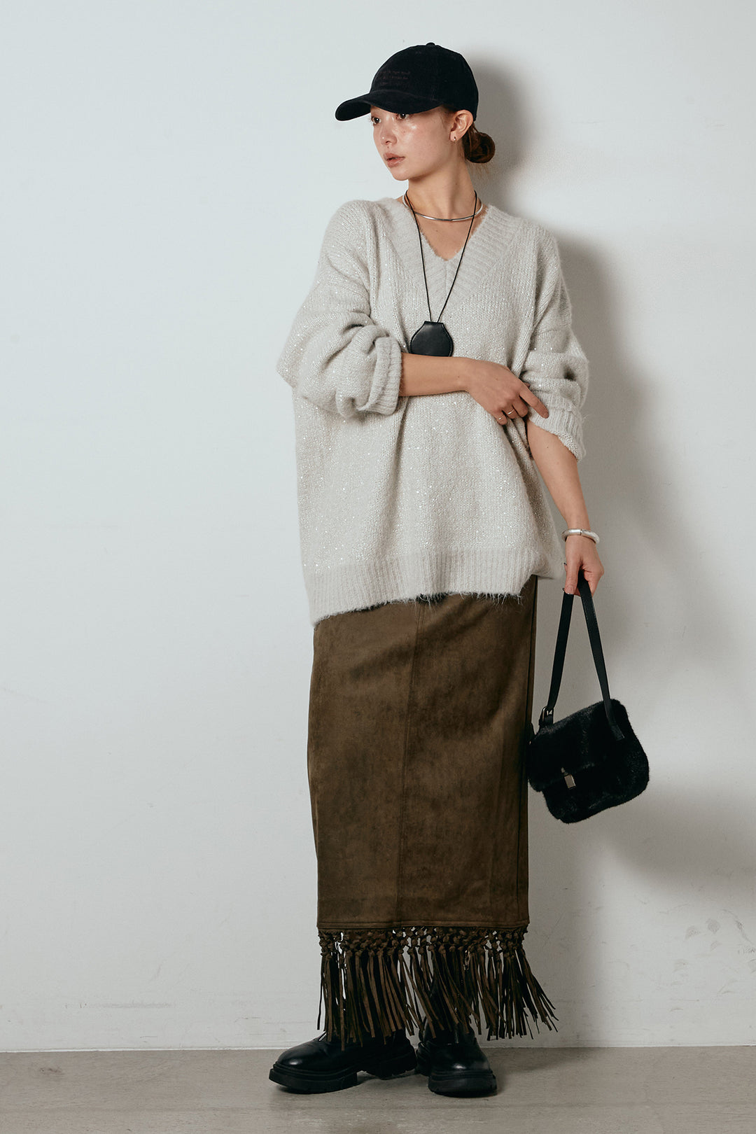 [SET]Vネックルーズラメニットトップス+スウェードライク裾フリンジスカート(2set)