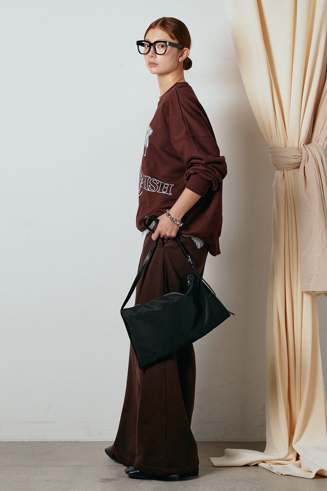 [SET]裏毛カレッジプリントプルオーバー+裏起毛スウェットワイドパンツ+カップ付きレースドッキングキャミソール(3set)