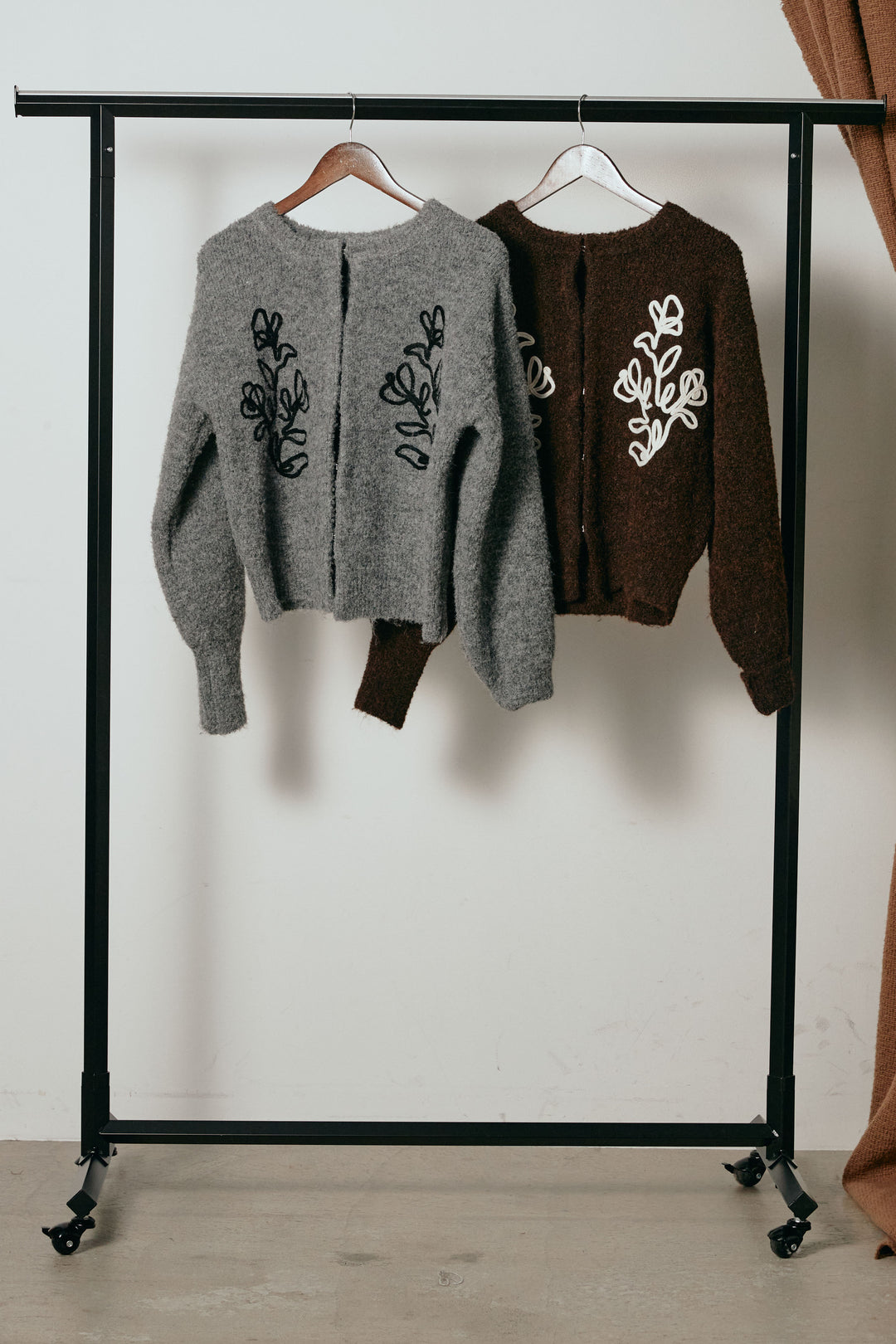 【着回しセット】[SET]テープ刺繍ニットカーディガン+テープ刺繍ニットカーディガン(2set)