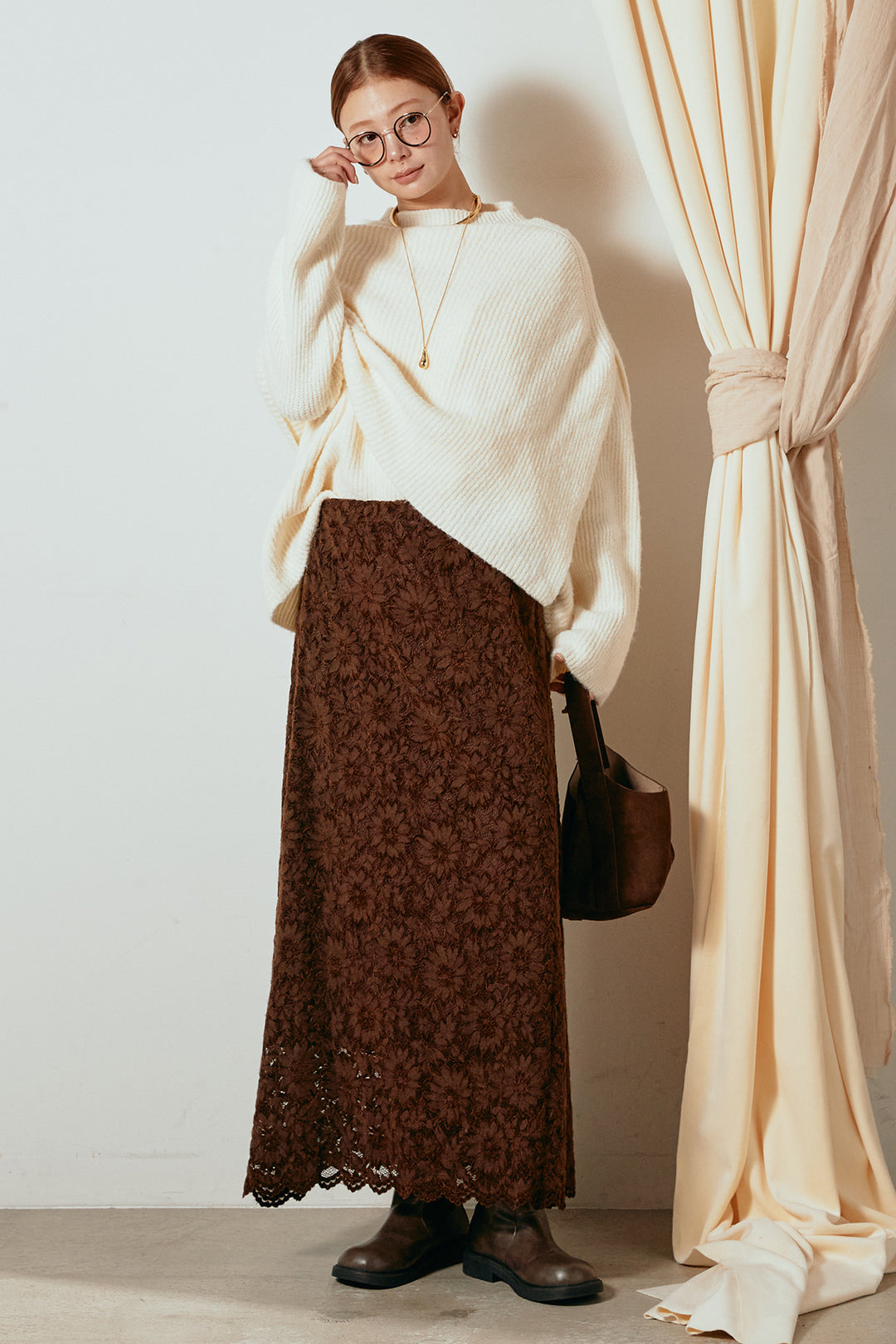 [SET]ケープデザインリブニットトップス+花柄刺繍ベロアフレアスカート(2set)