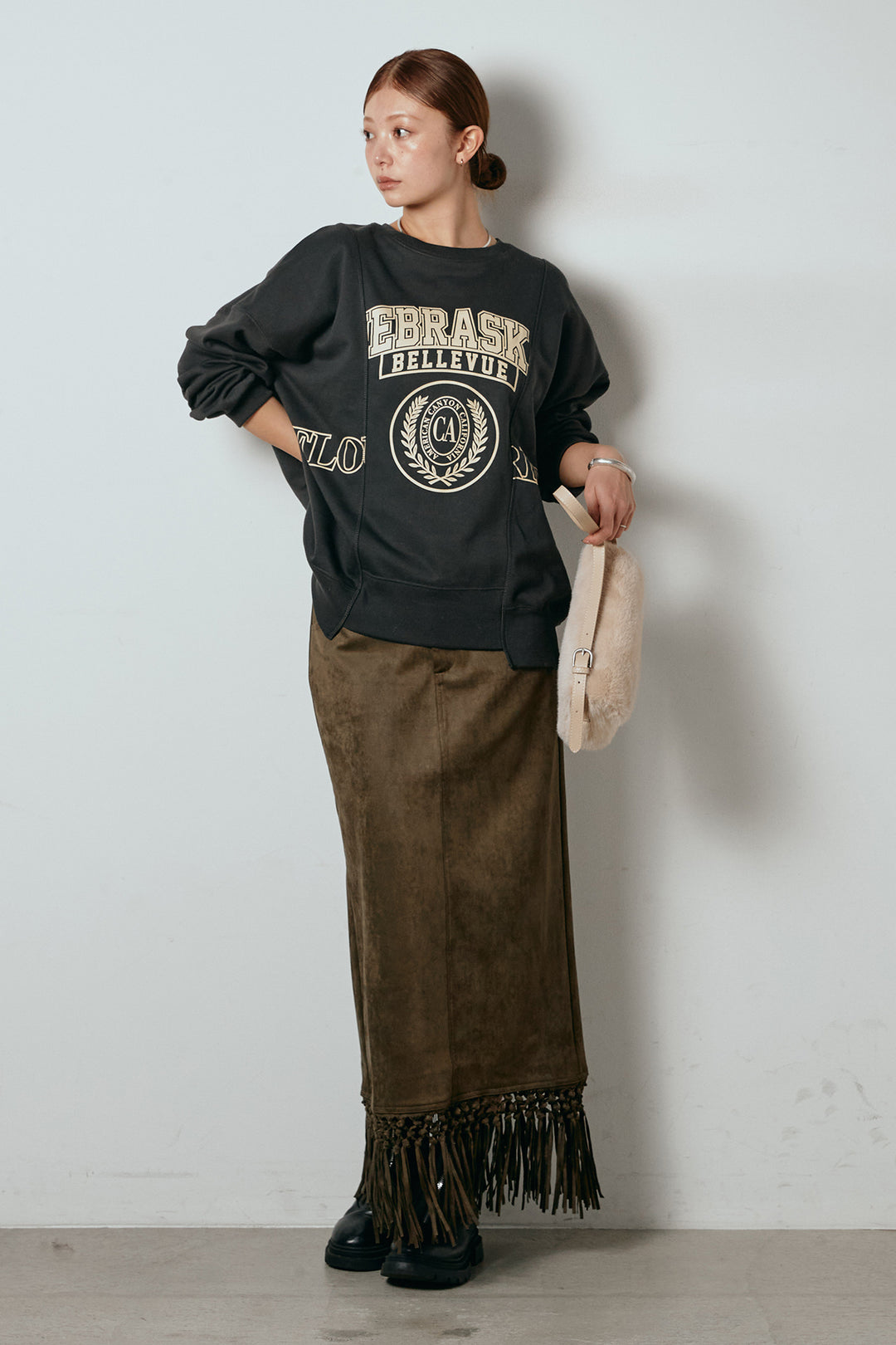 [SET]裏毛カレッジプリントプルオーバー+スウェードライク裾フリンジスカート(2set)