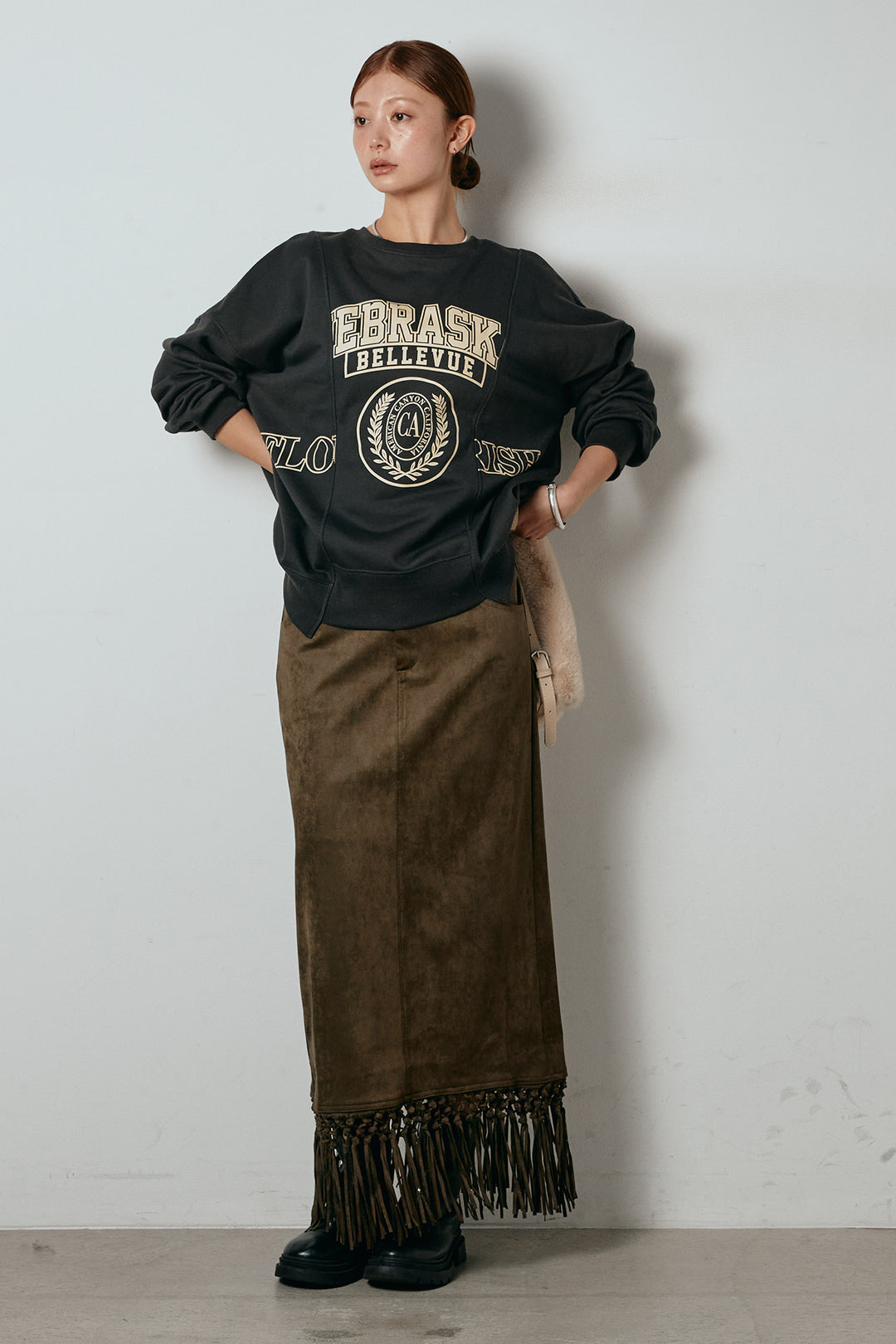 [SET]裏毛カレッジプリントプルオーバー+スウェードライク裾フリンジスカート(2set)