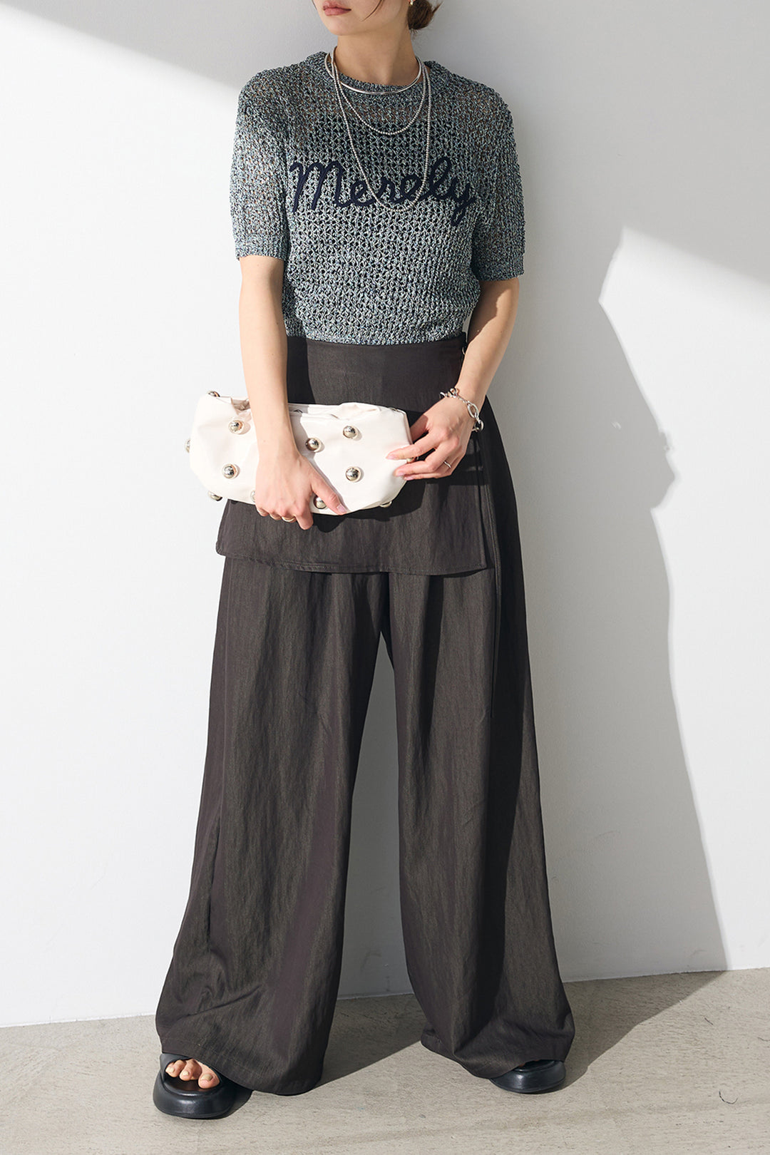 [SET]コード刺繍ロゴ入り麻タッチプルオーバー+ウエストレイヤードスカートパンツ(2set)