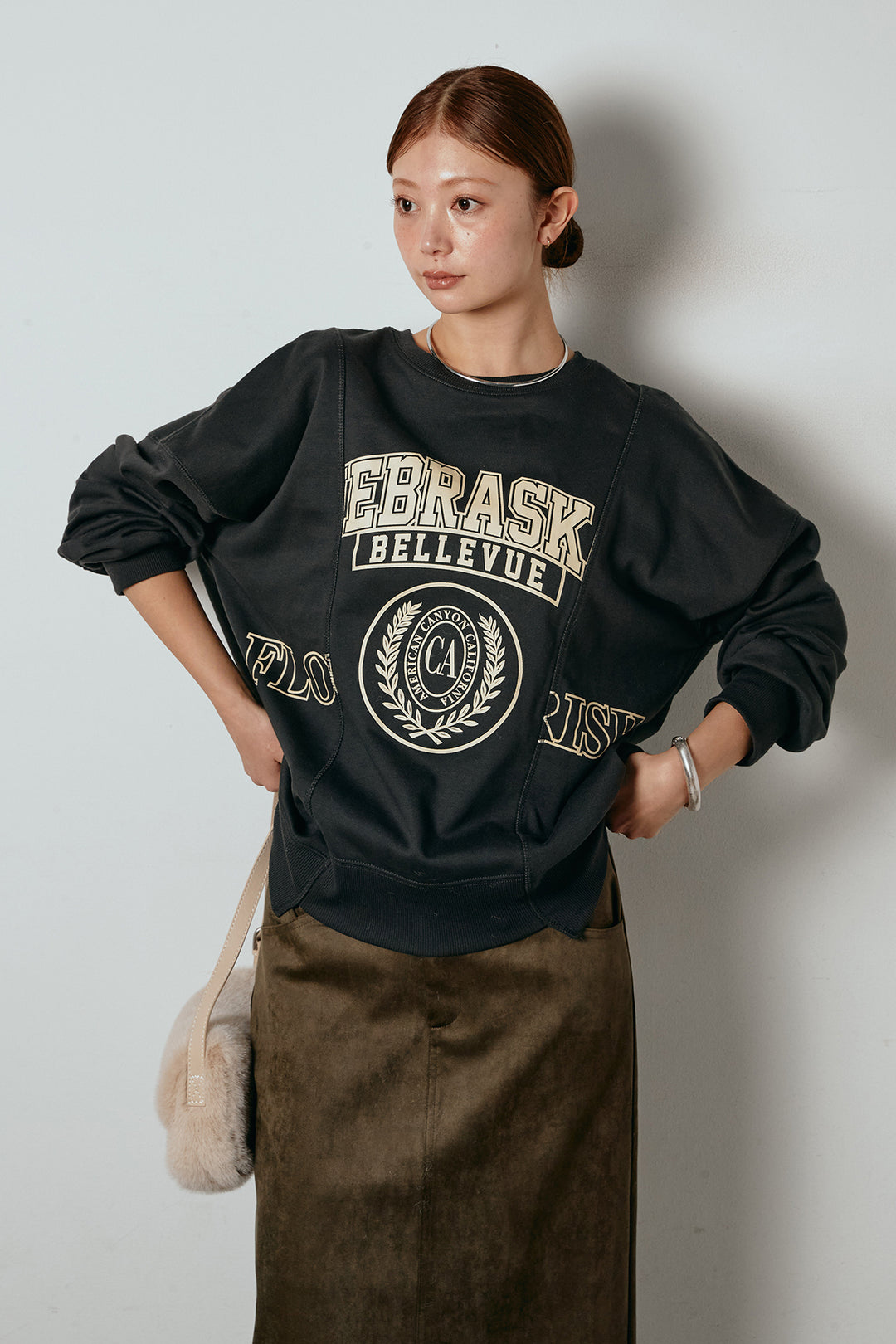 [SET]裏毛カレッジプリントプルオーバー+スウェードライク裾フリンジスカート(2set)