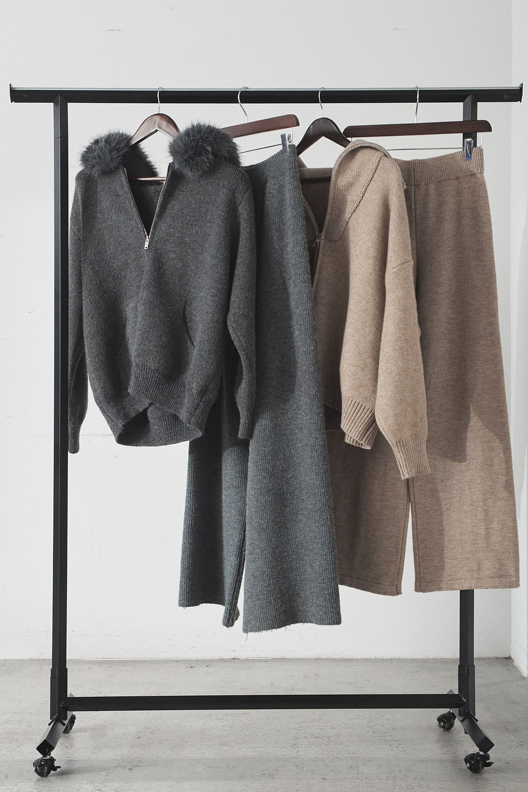 【着回しセット】[SET]ファー付きフーディーニットSETUP+ビッグカラーダブルジップニットSETUP(2set)