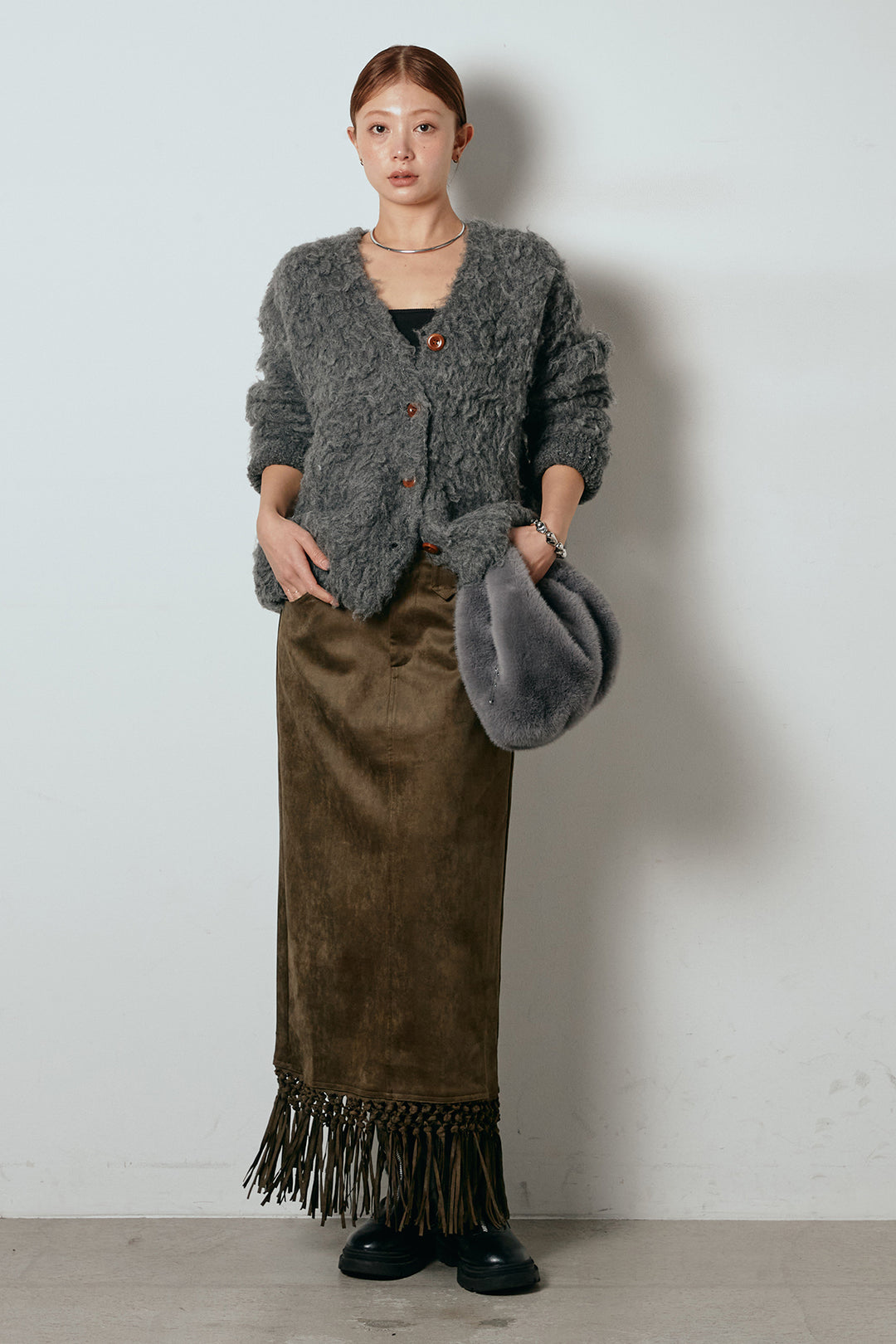 [SET]ルーズシャギーニットカーディガン+スウェードライク裾フリンジスカート(2set)