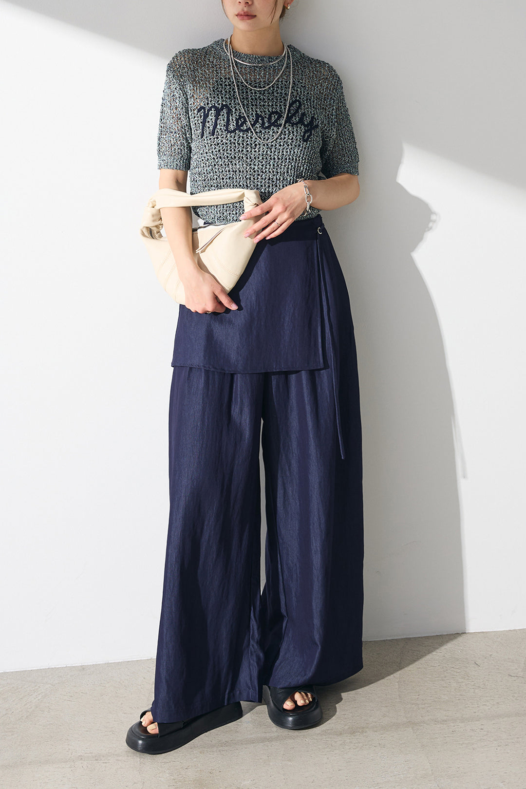 [SET]コード刺繍ロゴ入り麻タッチプルオーバー+ウエストレイヤードスカートパンツ(2set)