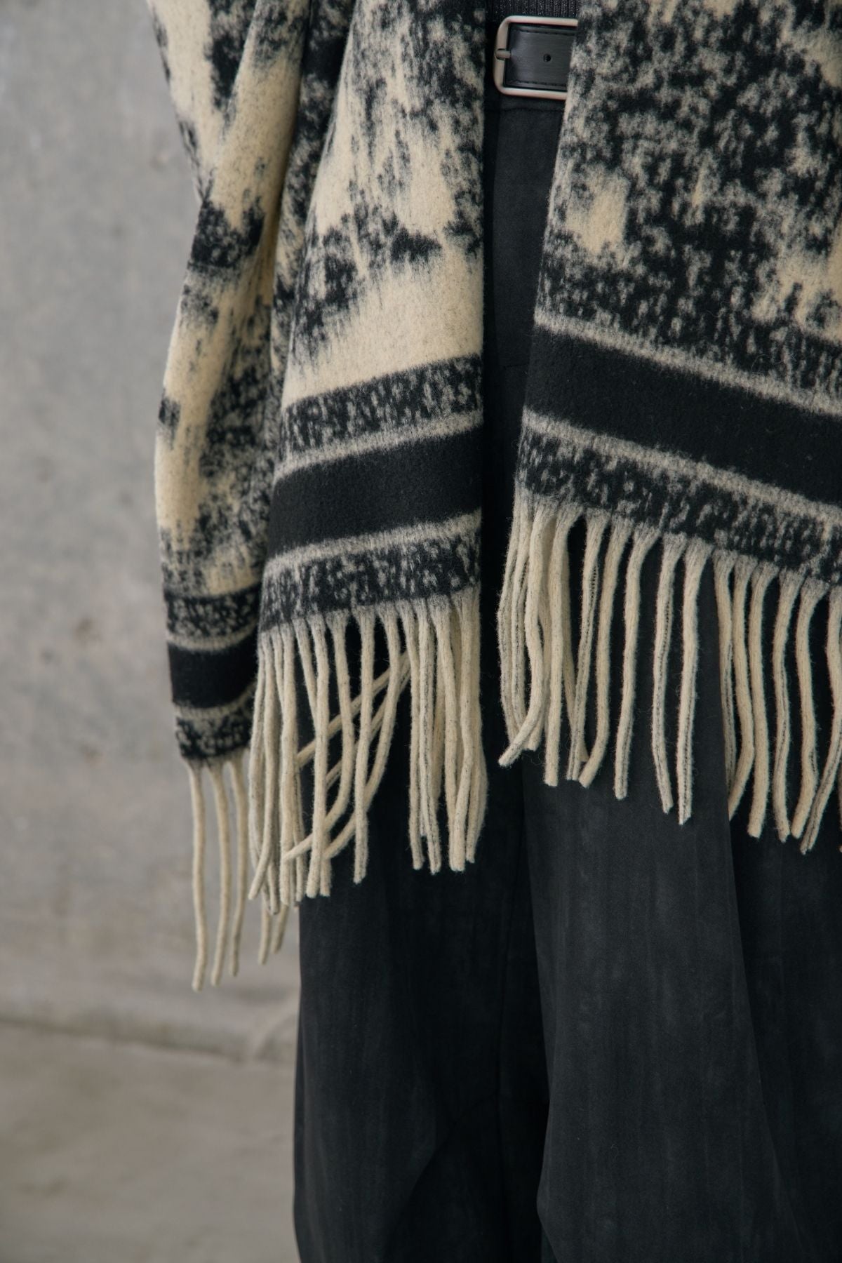 即納】ジャガード織りフリンジポンチョ – ESICA
