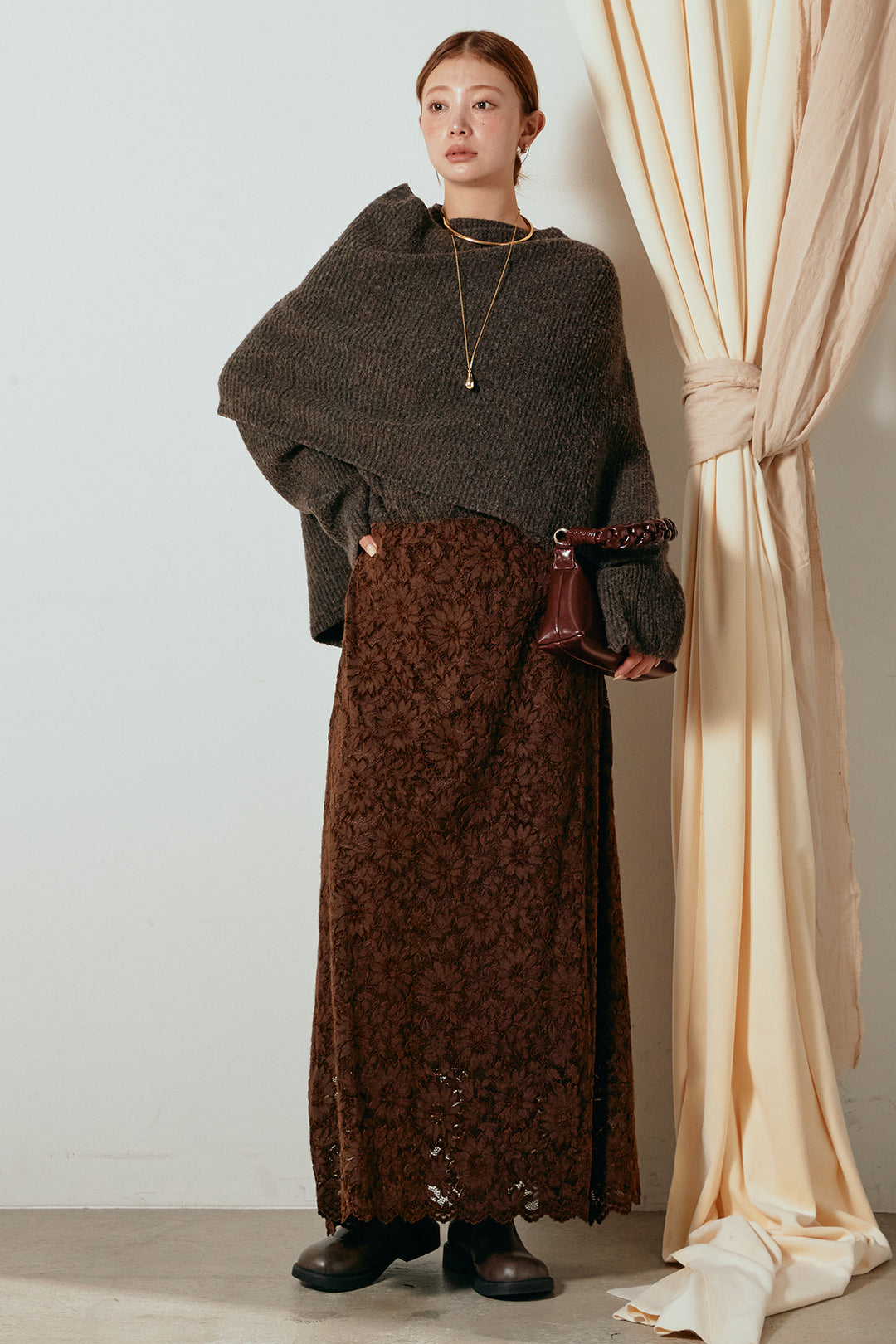 [SET]ケープデザインリブニットトップス+花柄刺繍ベロアフレアスカート(2set)