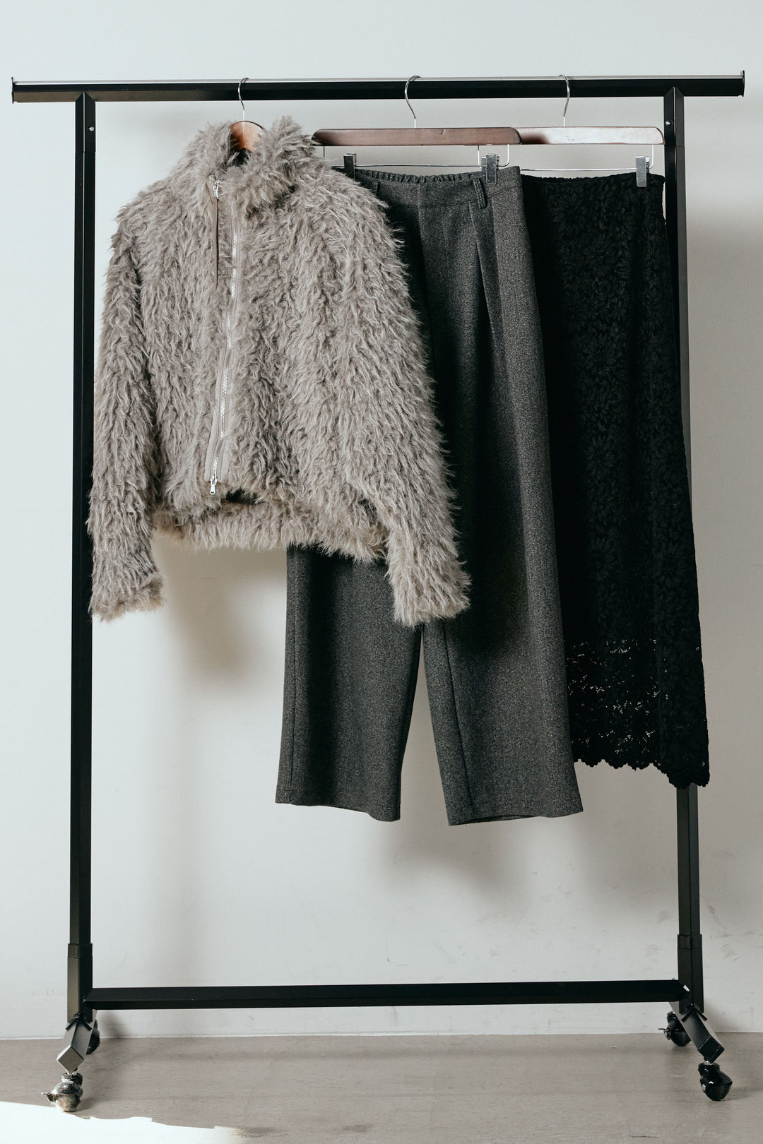 【着回しセット】[SET]ミックスシープファースタンドブルゾン+花柄刺繍ベロアフレアスカート+フェイクウールタックトラウザーズパンツ(3set)