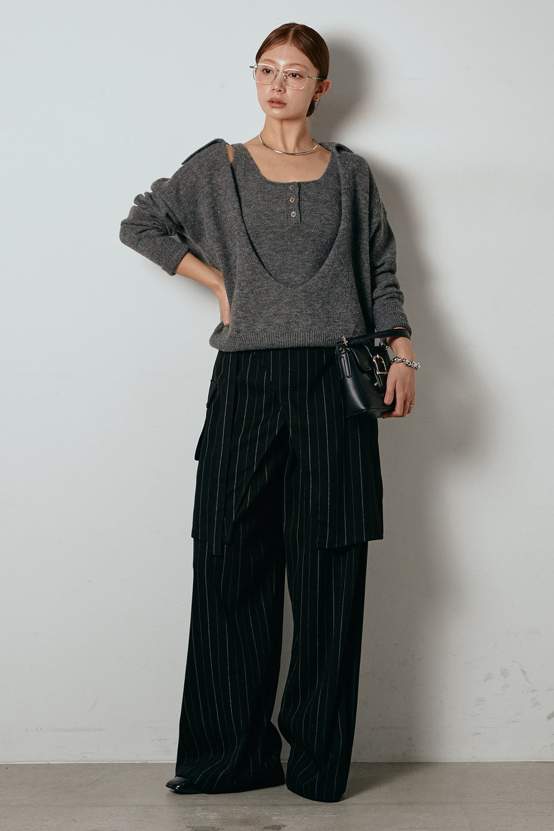 [SET]襟付きレイヤードニットトップス+細ストライプレイヤードデザインパンツ(2set)