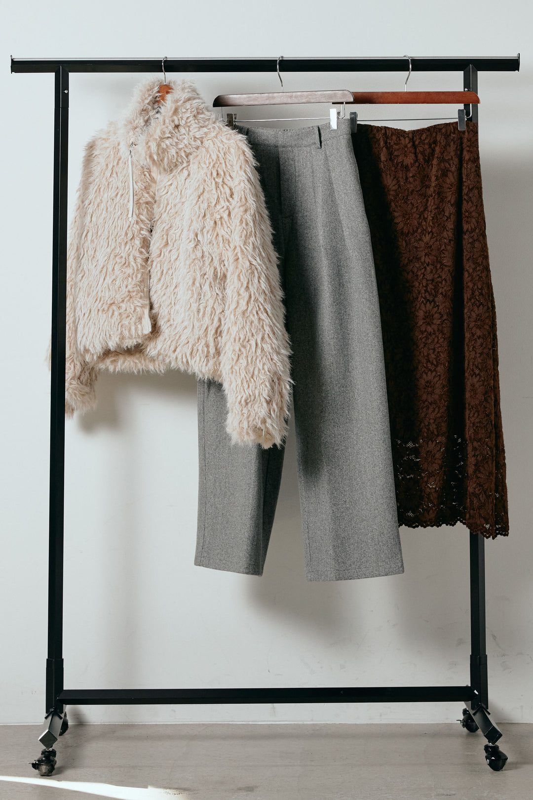 【着回しセット】[SET]ミックスシープファースタンドブルゾン+花柄刺繍ベロアフレアスカート+フェイクウールタックトラウザーズパンツ(3set)