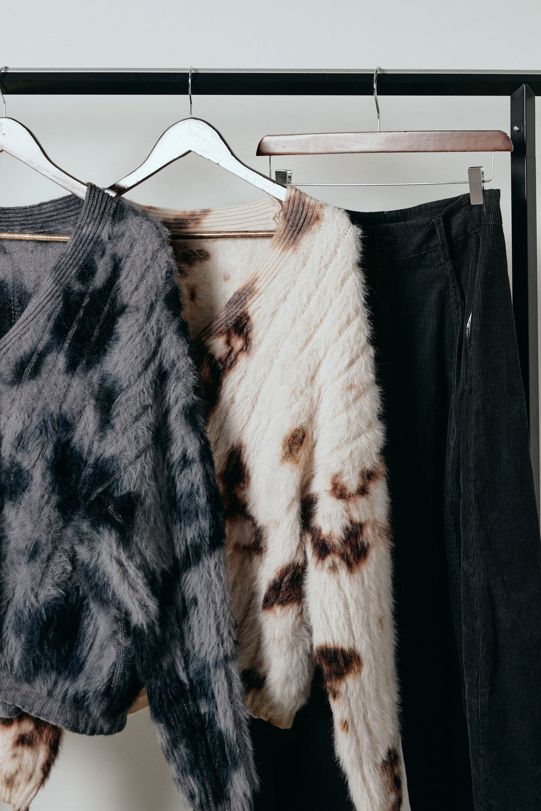 【着回しセット】[SET]タイダイ柄シャギーニットカーディガン+タック入りコーデュロイワイドパンツ+タイダイ柄シャギーニットカーディガン(3set)