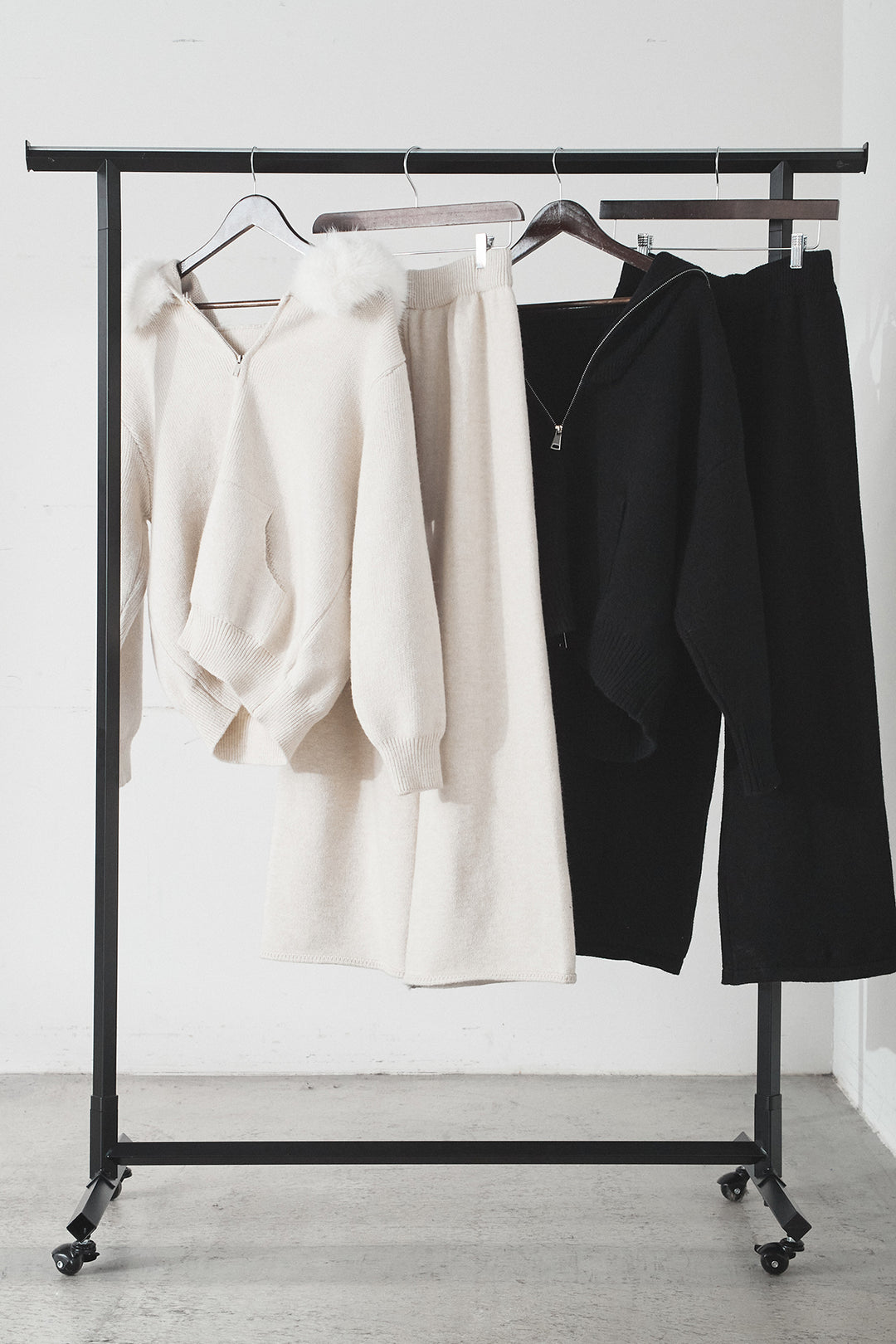 【着回しセット】[SET]ファー付きフーディーニットSETUP+ビッグカラーダブルジップニットSETUP(2set)