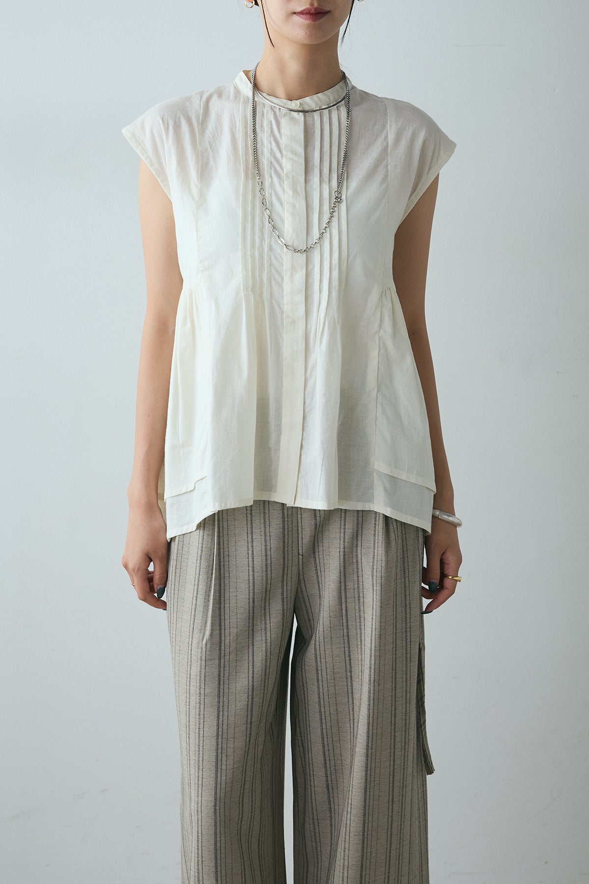 エシカ esica フリル付きブラウス 2_a3a5b81a-1df5-4b4a-abf3-