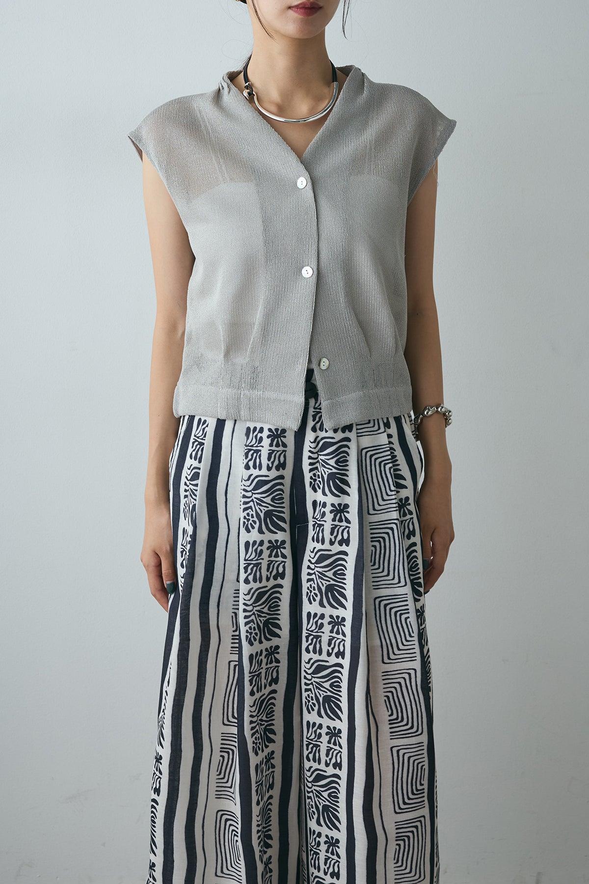 three ASFOUR幾何学模様 ノースリーブベスト three ASFOUR幾何学模様 ノースリーブベスト