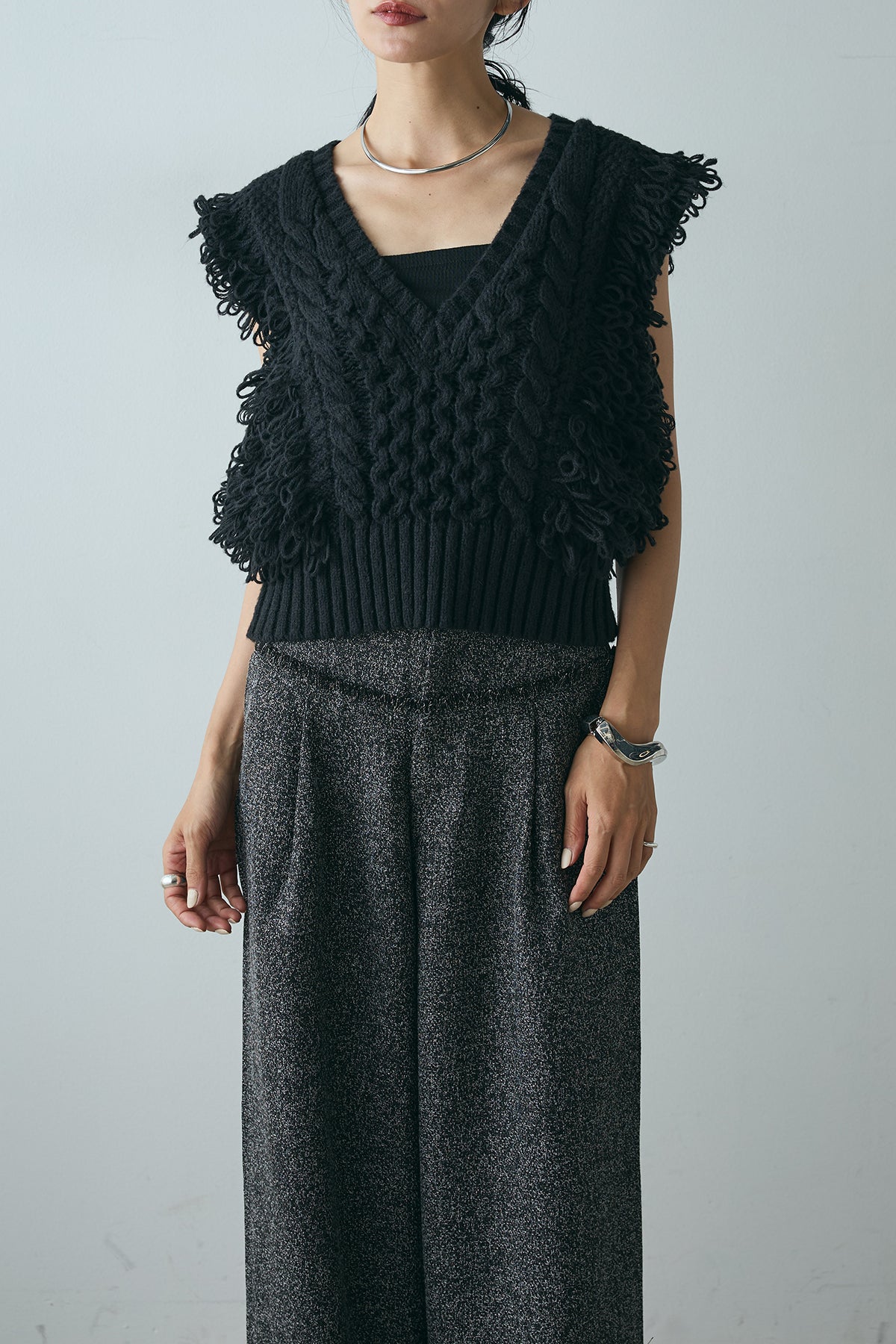 即納】Vネックループフリンジニットベスト – ESICA