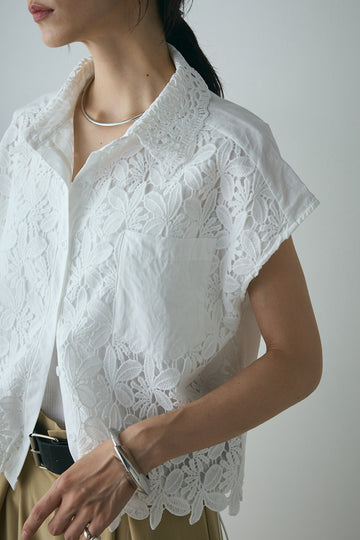 即納】ノースリーブレース刺繍シャツ – ESICA