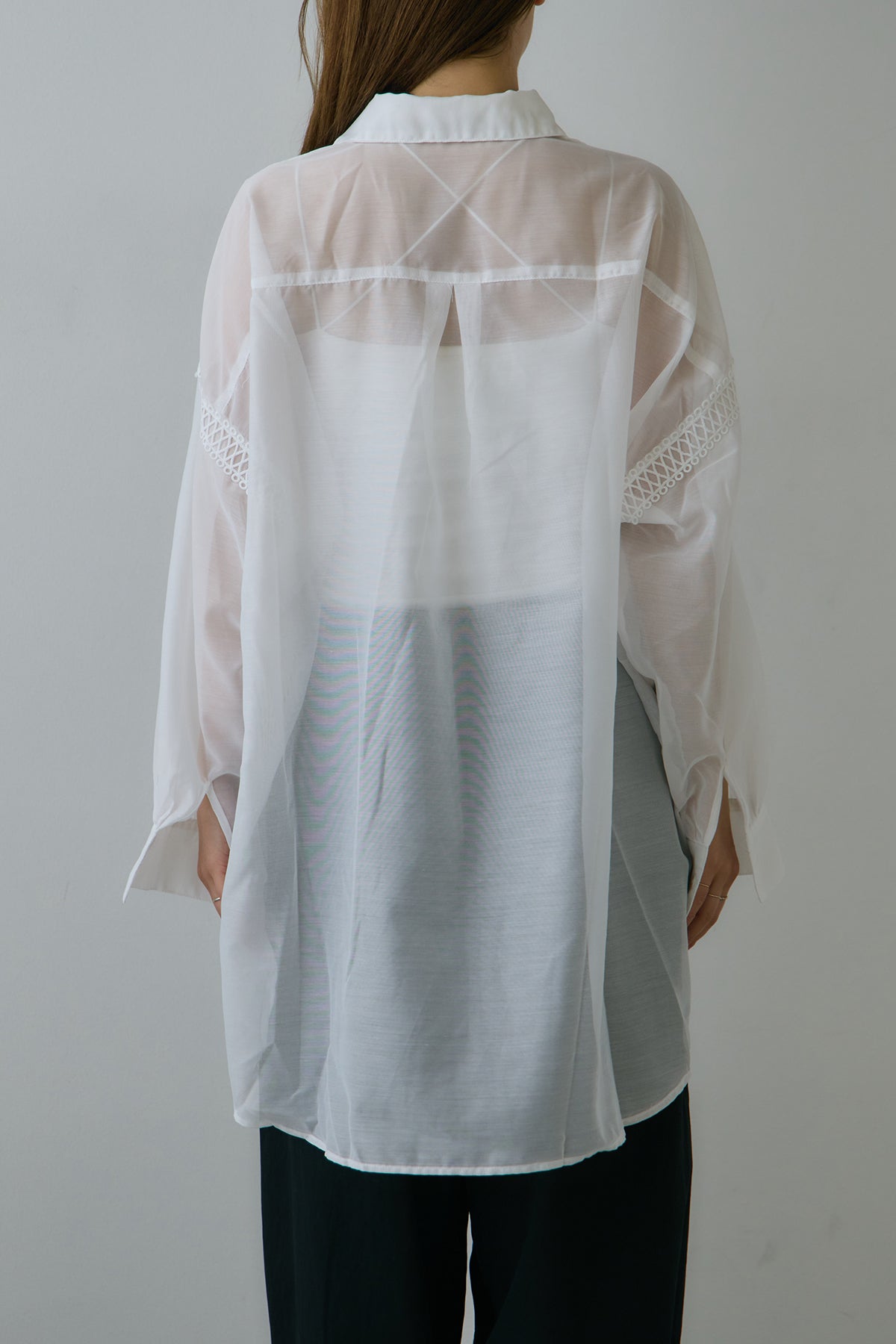 即納】襟付き深Vネック刺繍シアーシャツ – ESICA
