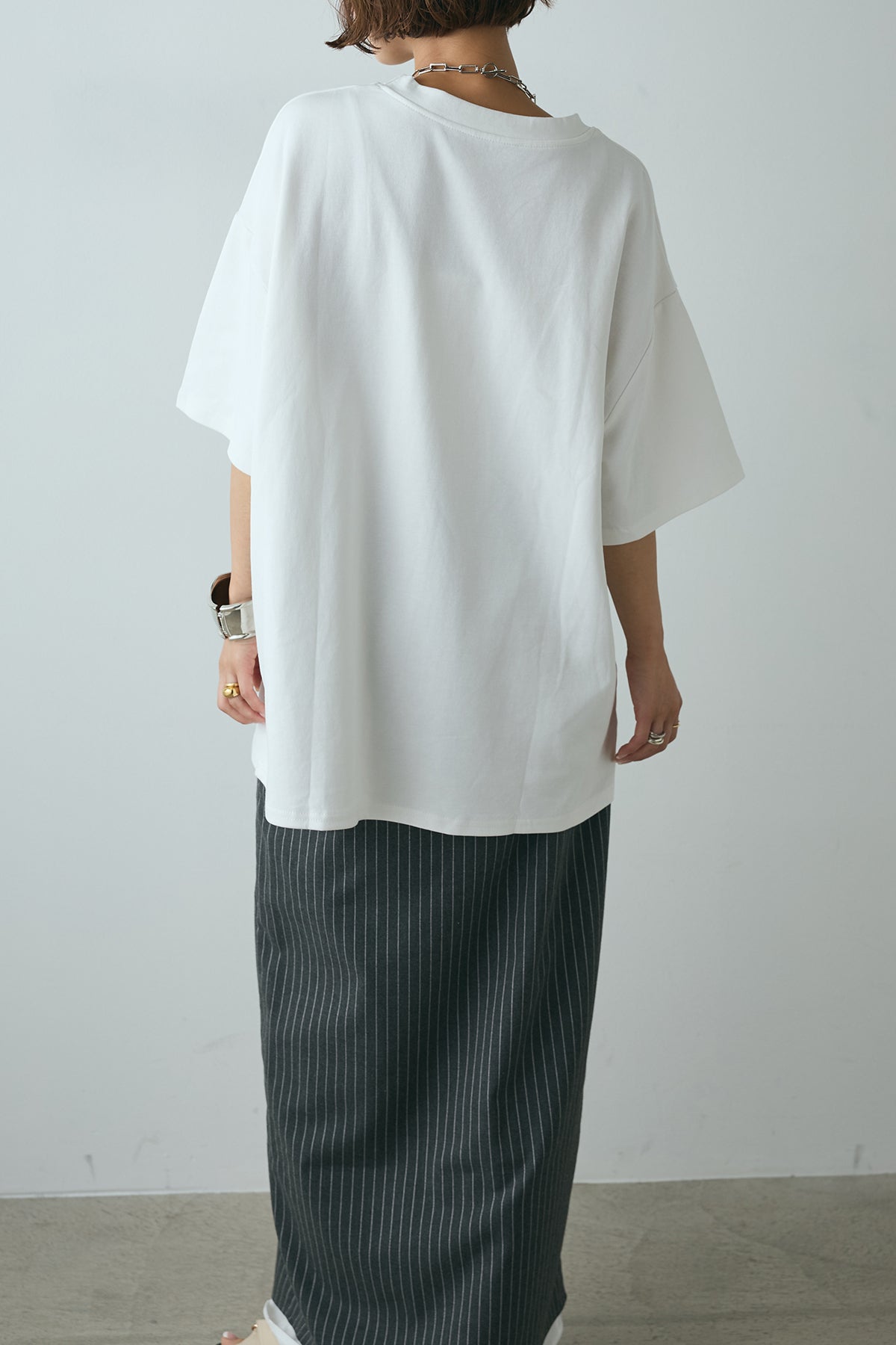 スクエアレース刺繍Tシャツ – ESICA