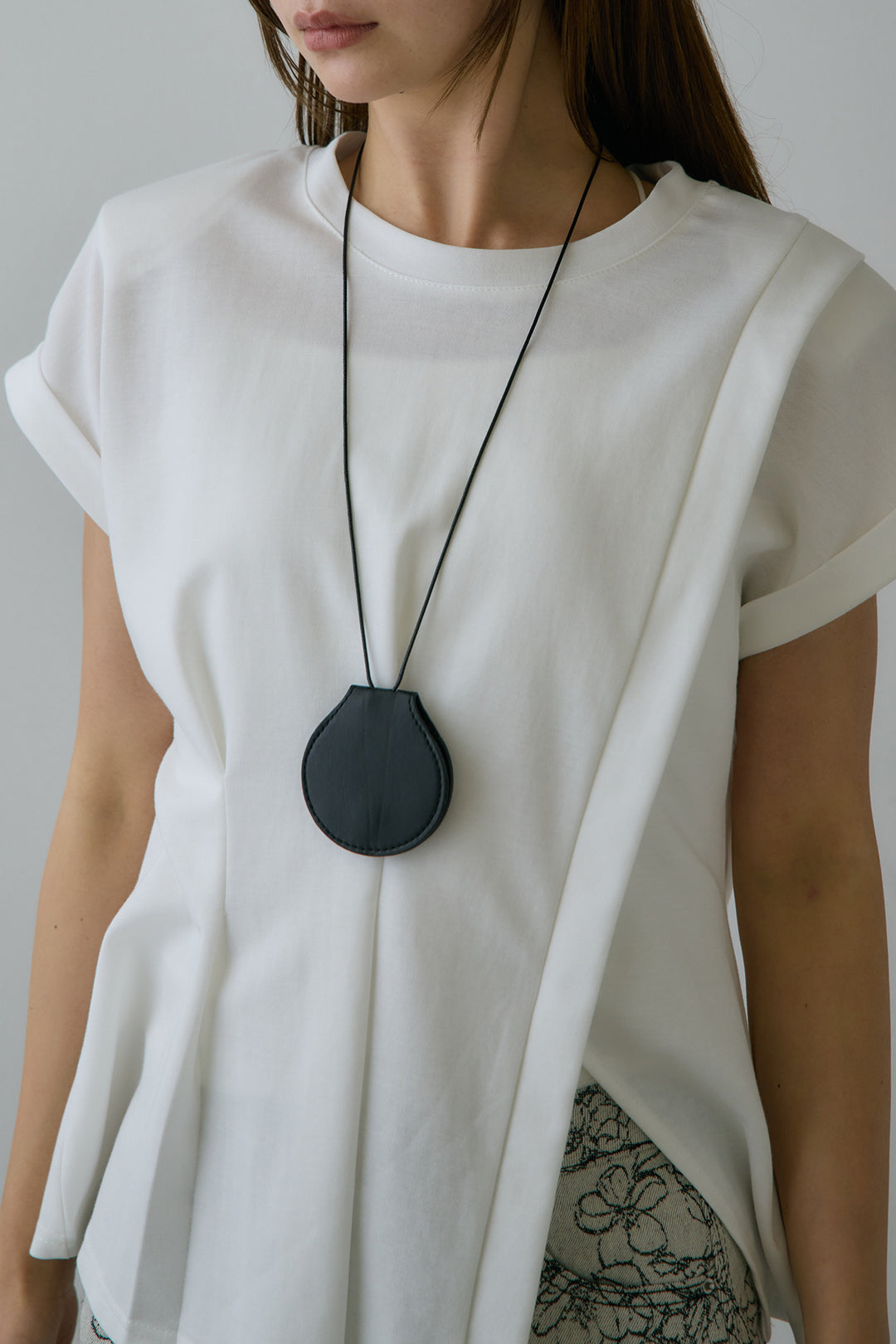 [SET]フロントボタンビスチェSETUP+ネックポーチ付きタックデザインTシャツ(2set)