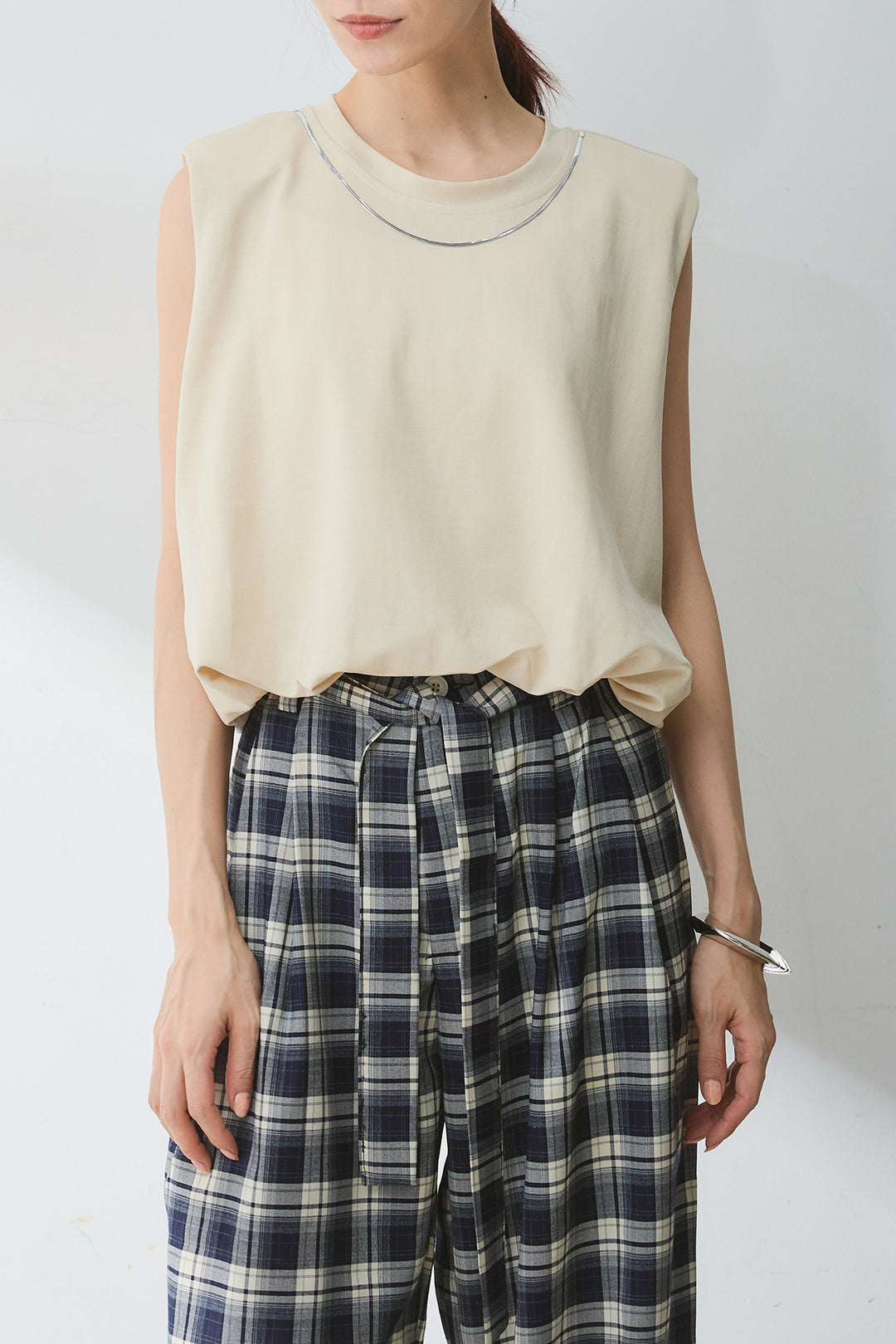 [SET]スネークチェーン付きノースリーブTシャツ+ニュアンス柄ダメージパンツ(2set)