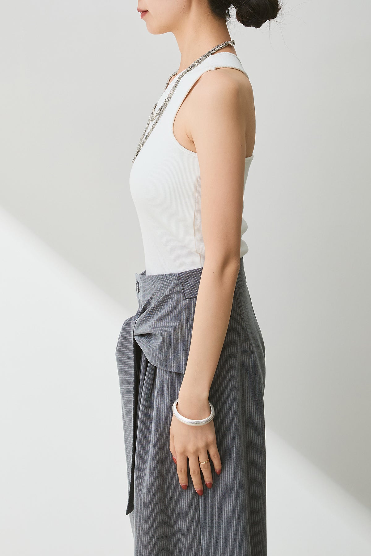 即納】カップ付きバックデザインワンショルダータンクトップ – ESICA