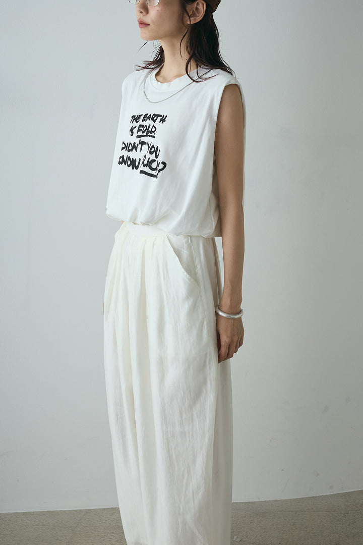 シルバーネックレス付きロゴTシャツ
