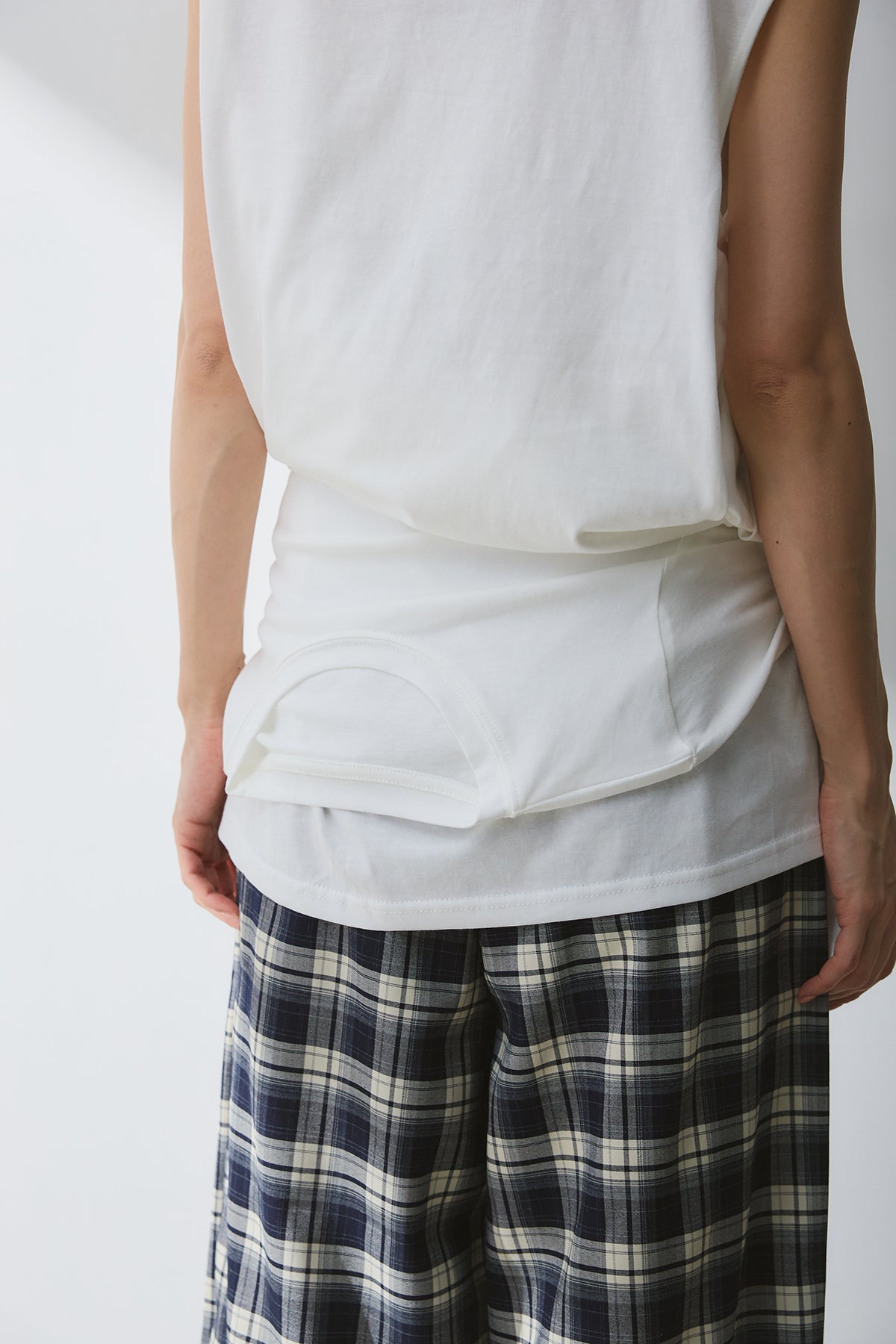未使用☆マツオインターナショナル　lilith パンツ 2wayライトコットンワイドパンツ(S WHITE): ボトムス │ ETRE