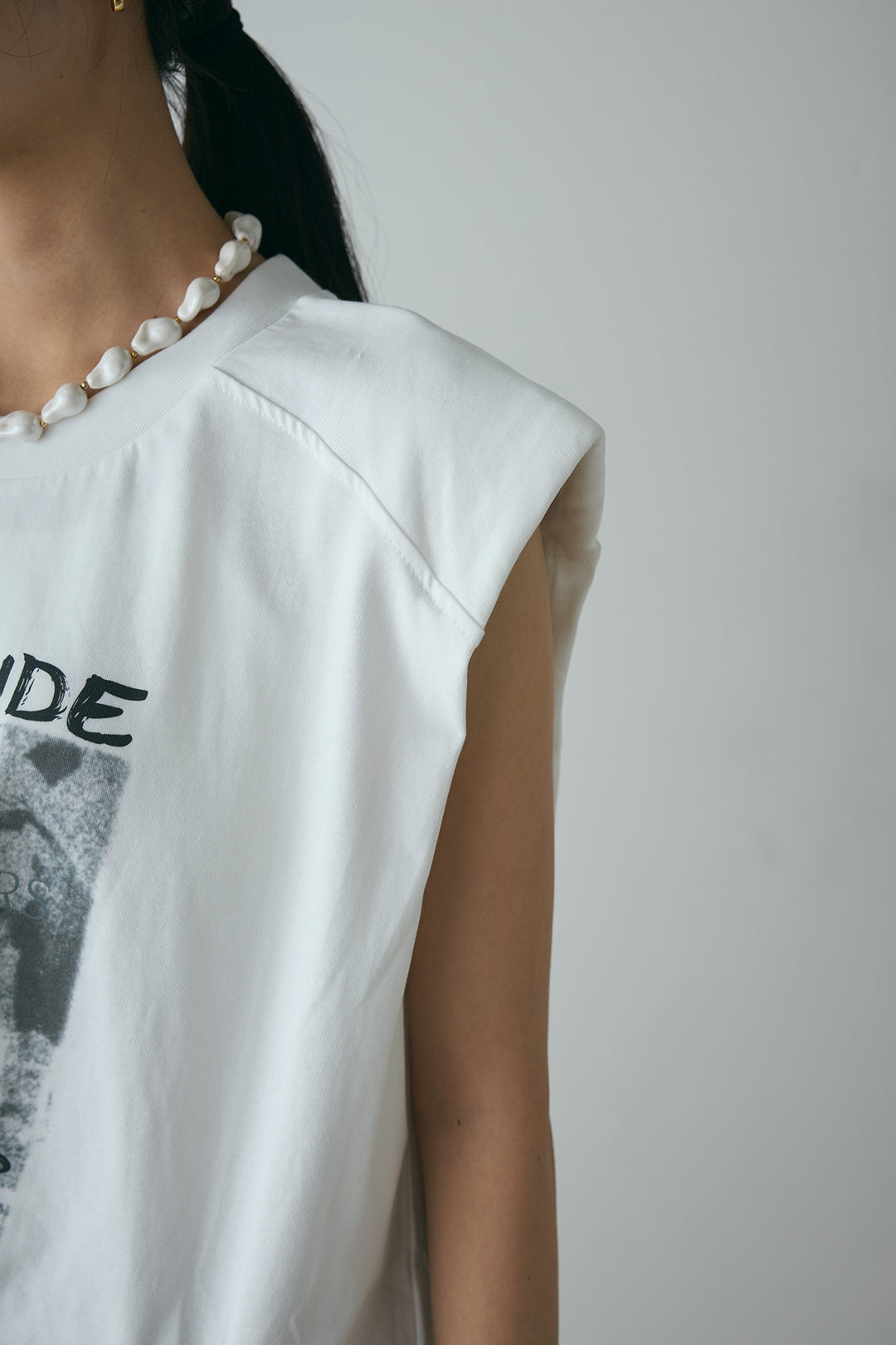 サイドデザインプリントTシャツ