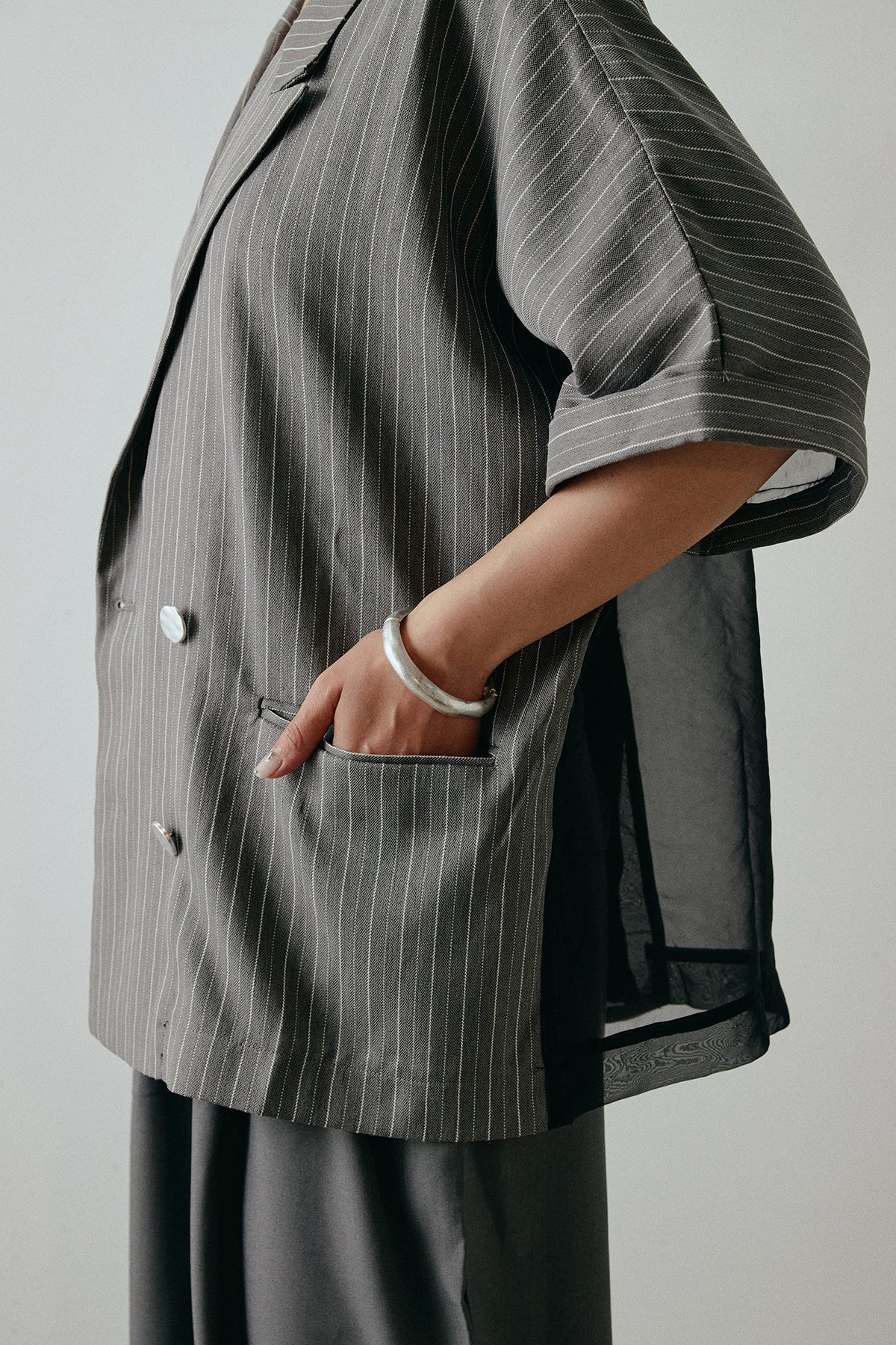 ピンストライプ 半袖 ジャケットワンピース ダブルボタン 上品 Unblend】セットアップ対応 / ピンストライプ 半袖 ダブル