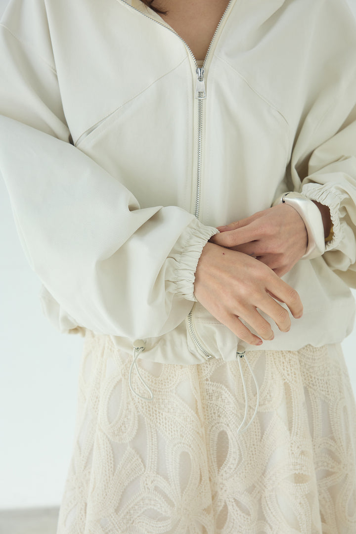 ネック裾絞りブルゾンアウター