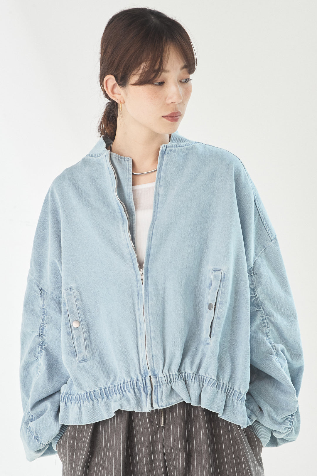 [SET]袖シャーリング裾フリルデニムブルゾン+デニムサイドフリルパンツ(2set)