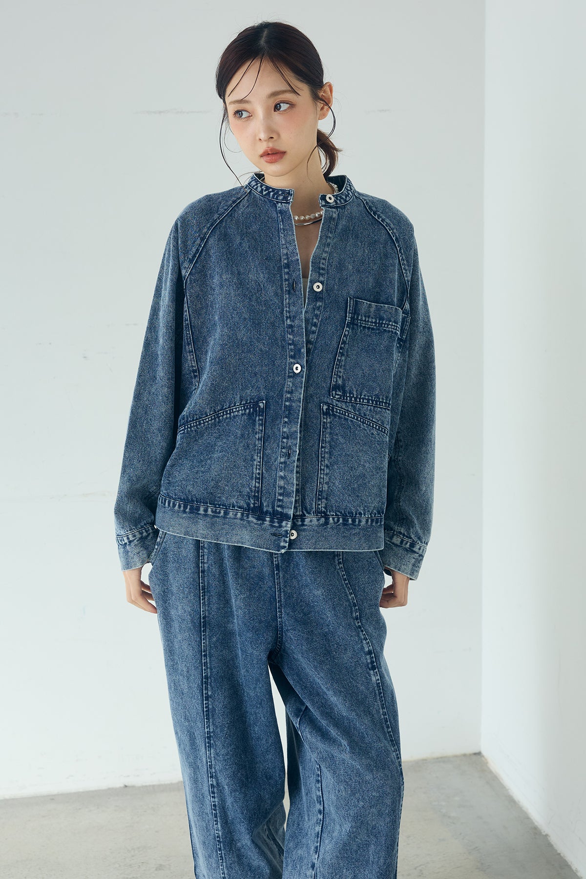 即納】カラーデニムケミカル加工ノーカラーブルゾン – ESICA