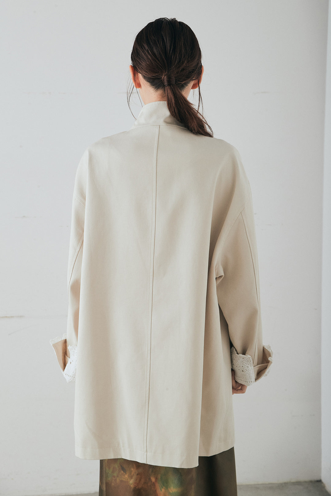 袖折り返しレースデザインアウター