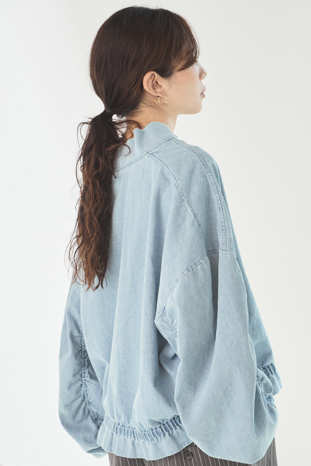 [SET]袖シャーリング裾フリルデニムブルゾン+デニムサイドフリルパンツ+ストレッチレースフーディサムホールプルオーバー(3set)