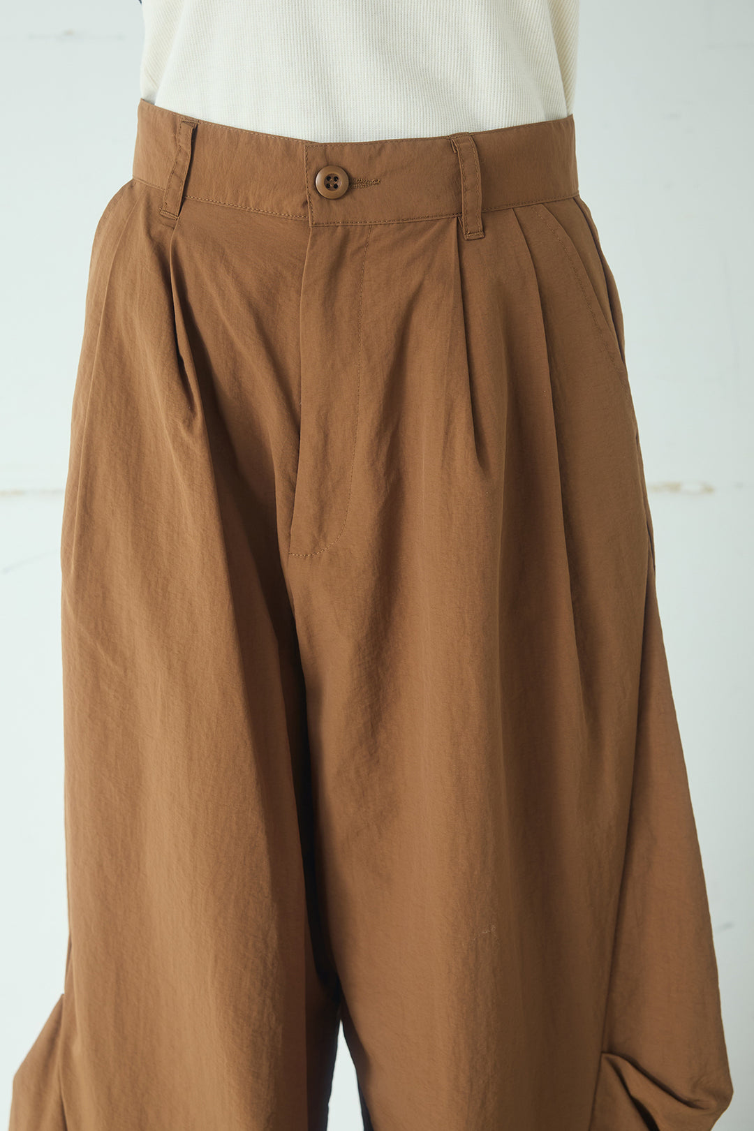 [SET]立体フラワー刺繍レースシャツ+ベルトループデザインハイウエストタックパンツ(2set)