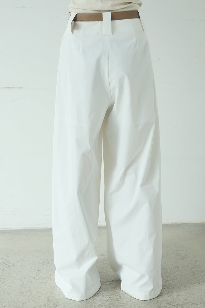 ベルトループデザインハイウエストタックパンツ