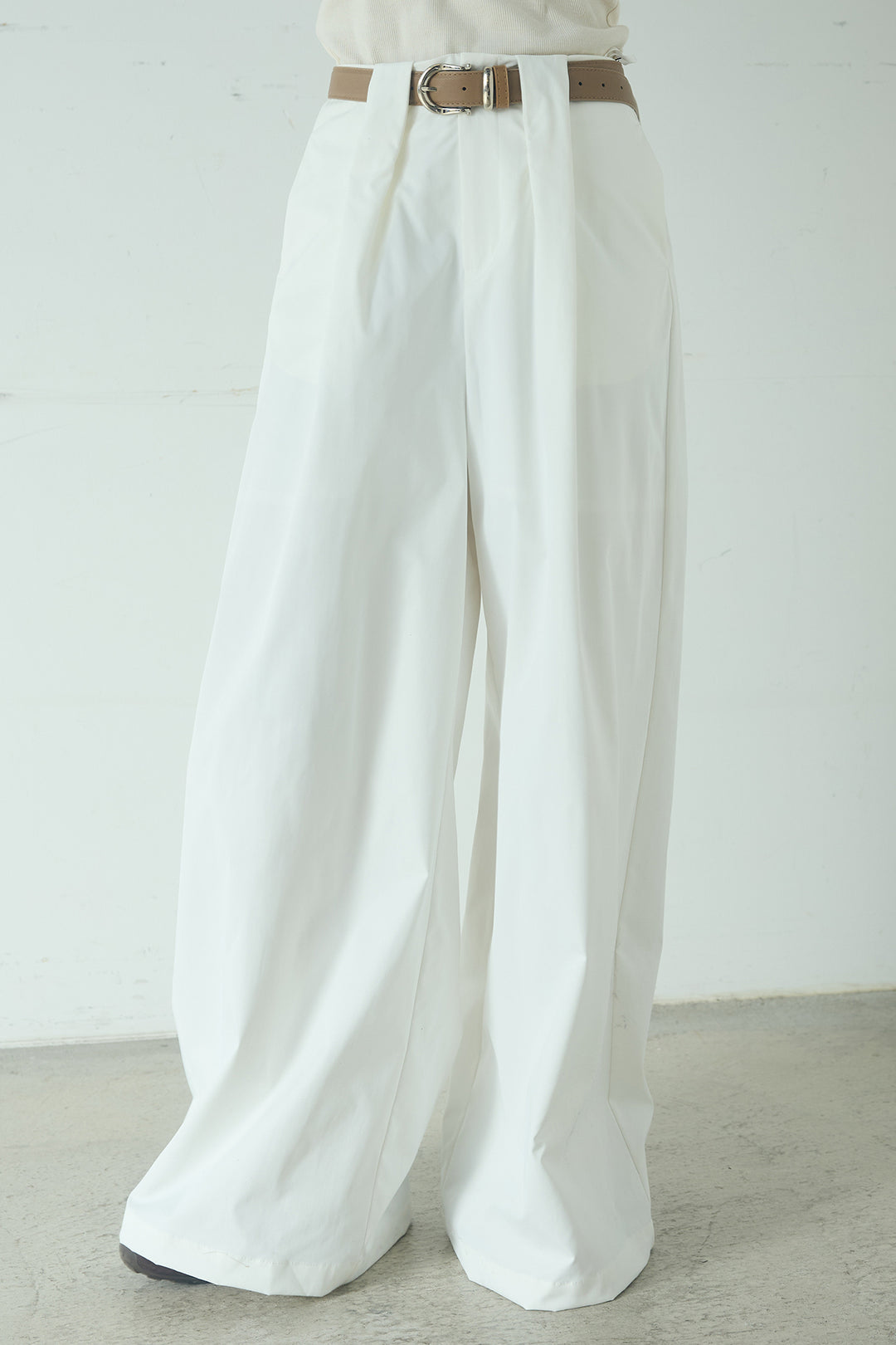 [SET]立体フラワー刺繍レースシャツ+ベルトループデザインハイウエストタックパンツ(2set)