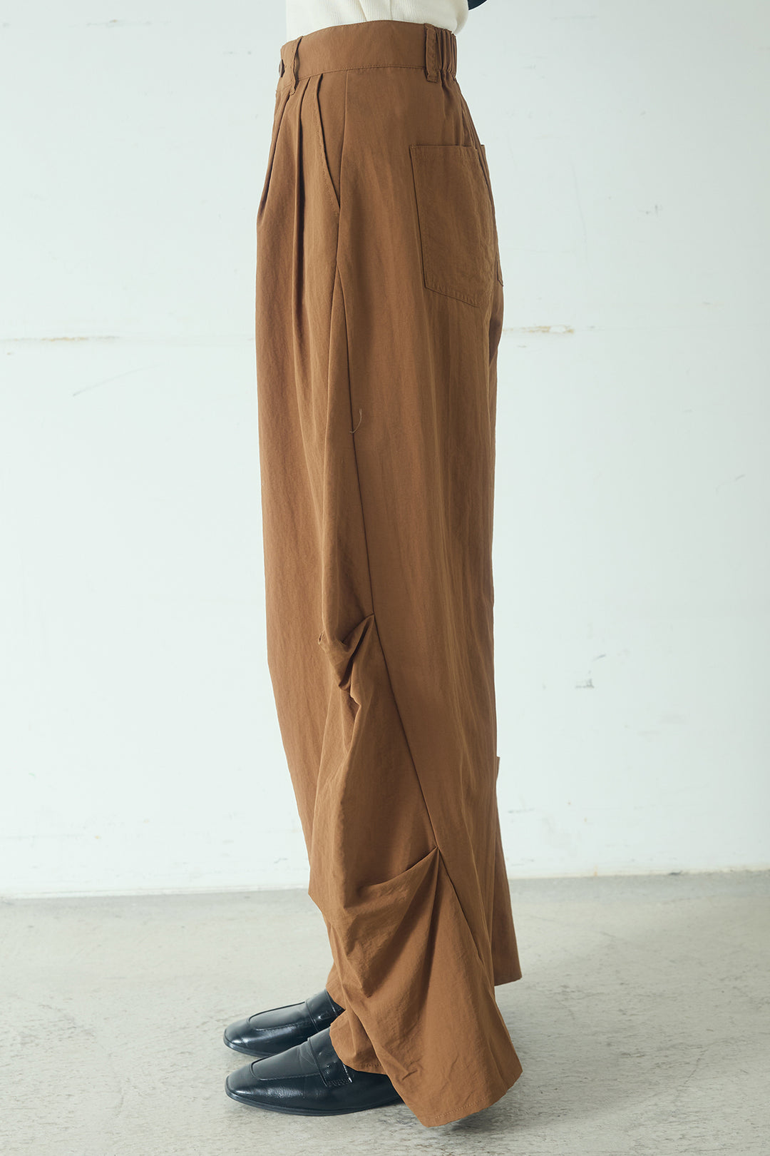 [SET]立体フラワー刺繍レースシャツ+ベルトループデザインハイウエストタックパンツ(2set)