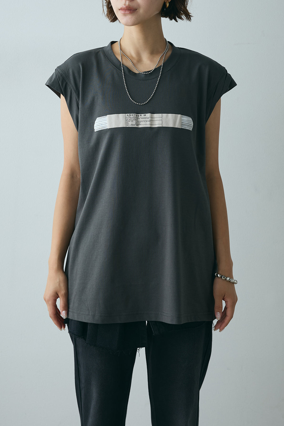 [SET]英字デザインノースリーブTシャツ+レイヤードデニムパンツ(2set)