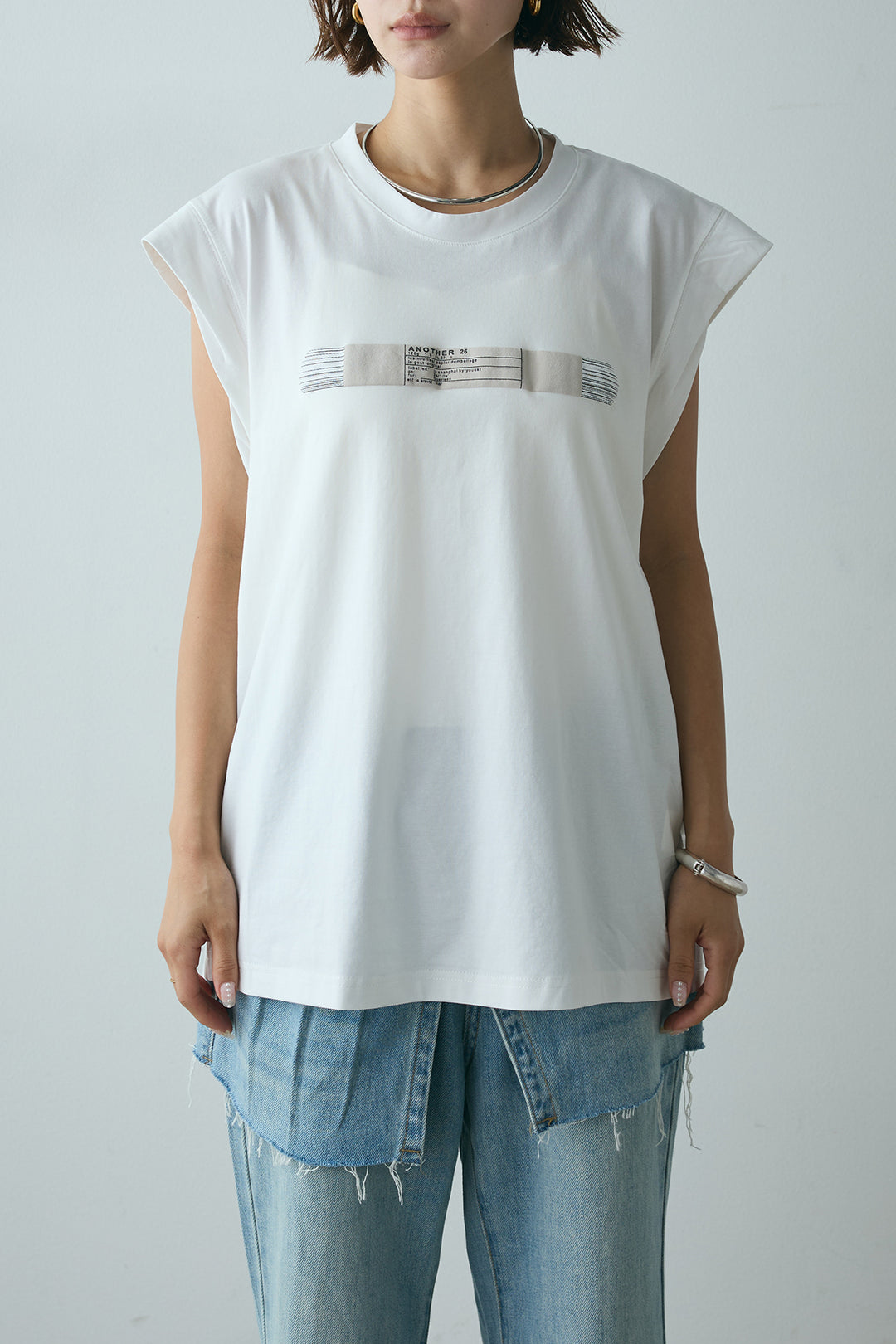[SET]英字デザインノースリーブTシャツ+レイヤードデニムパンツ(2set)