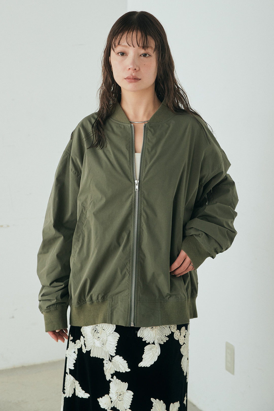 [SET]袖シャーリングオーバーサイズMA1+総レースキャミワンピース(2set)