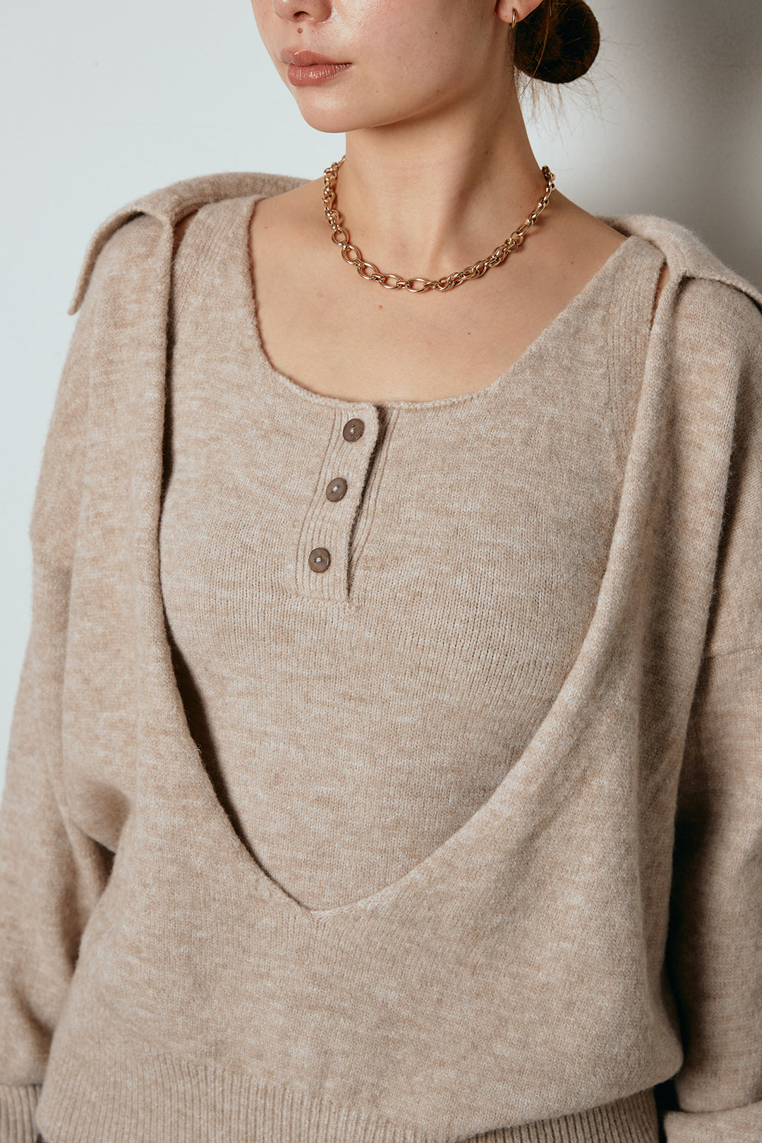 襟付きレイヤードニットトップス