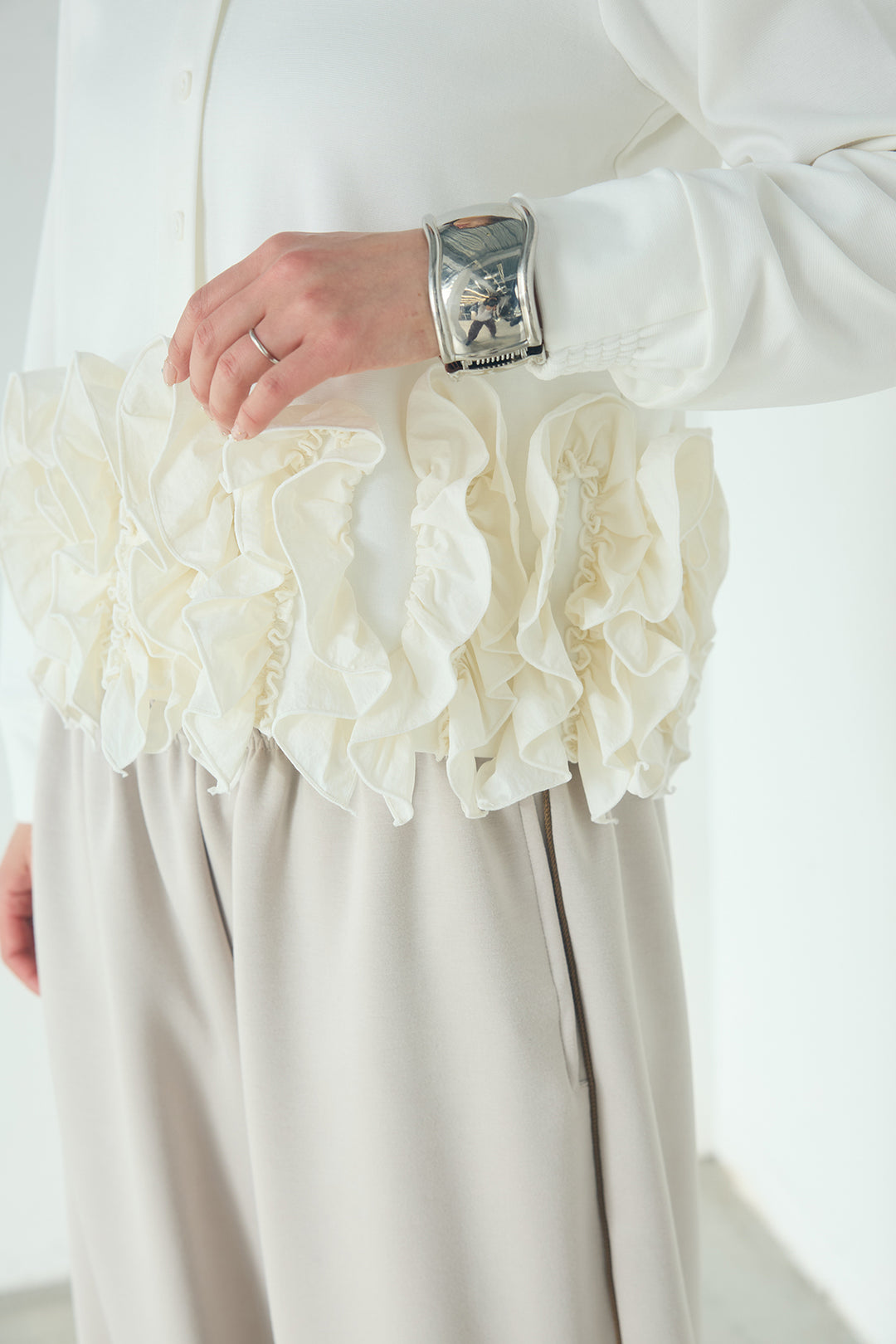 異素材フリル＆ポンチ前後2wayカーディガン