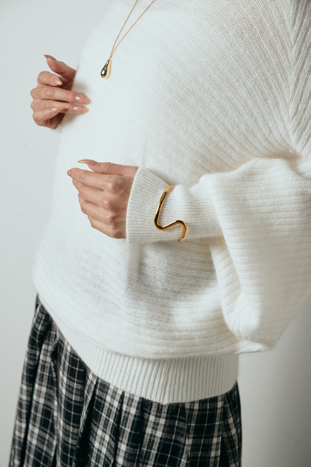 ポンチョシルエット透かしニットトップス