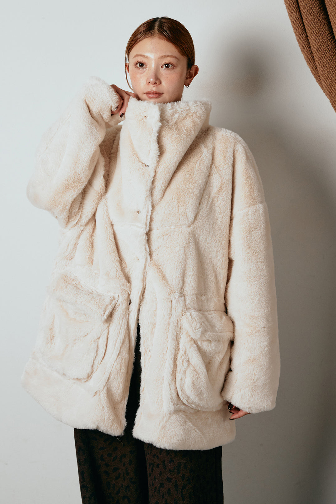 スタンドネックファーコート