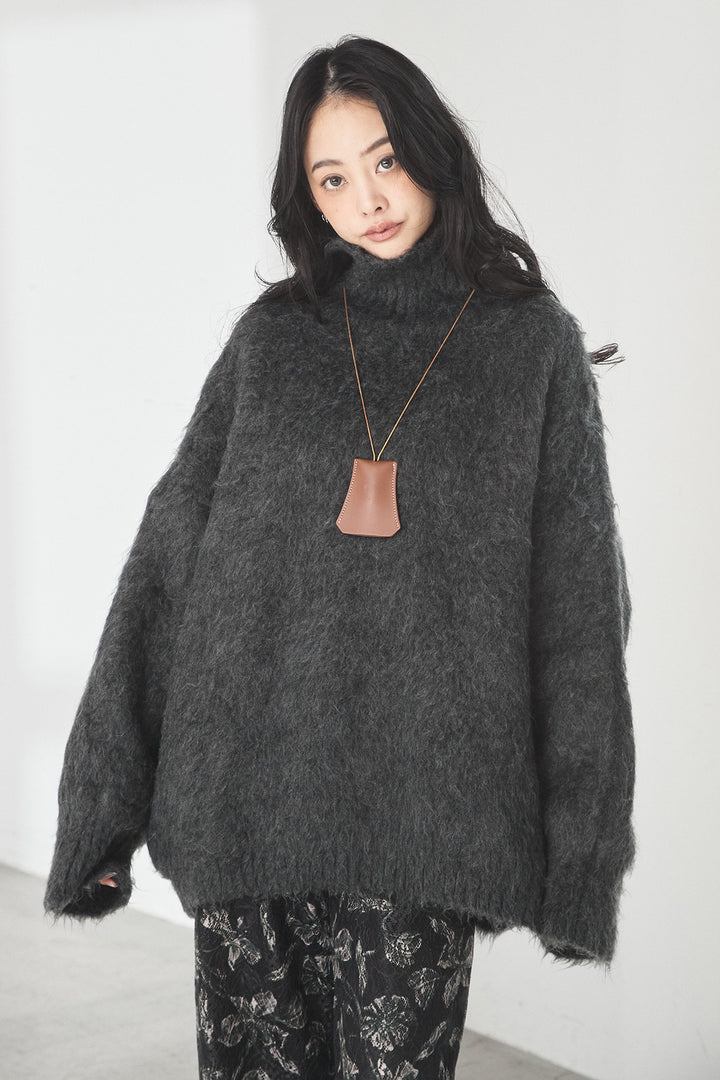 起毛オーバーハイネックニット