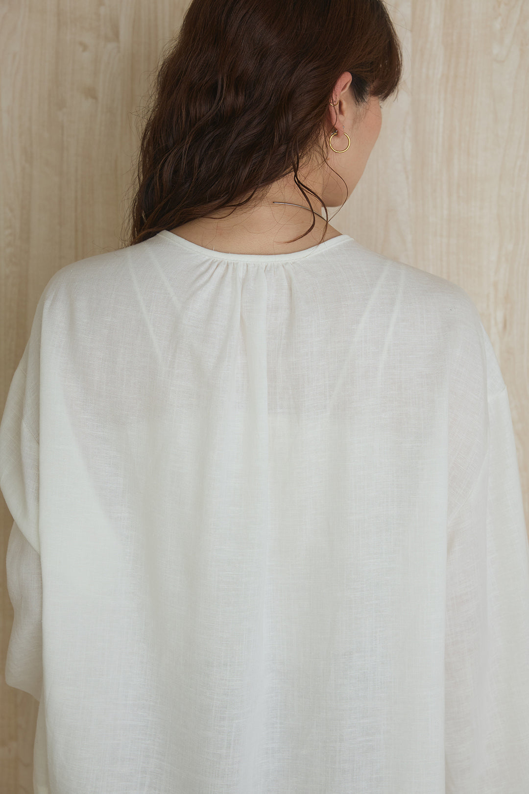 麻混フラワー刺繍柄ブラウス